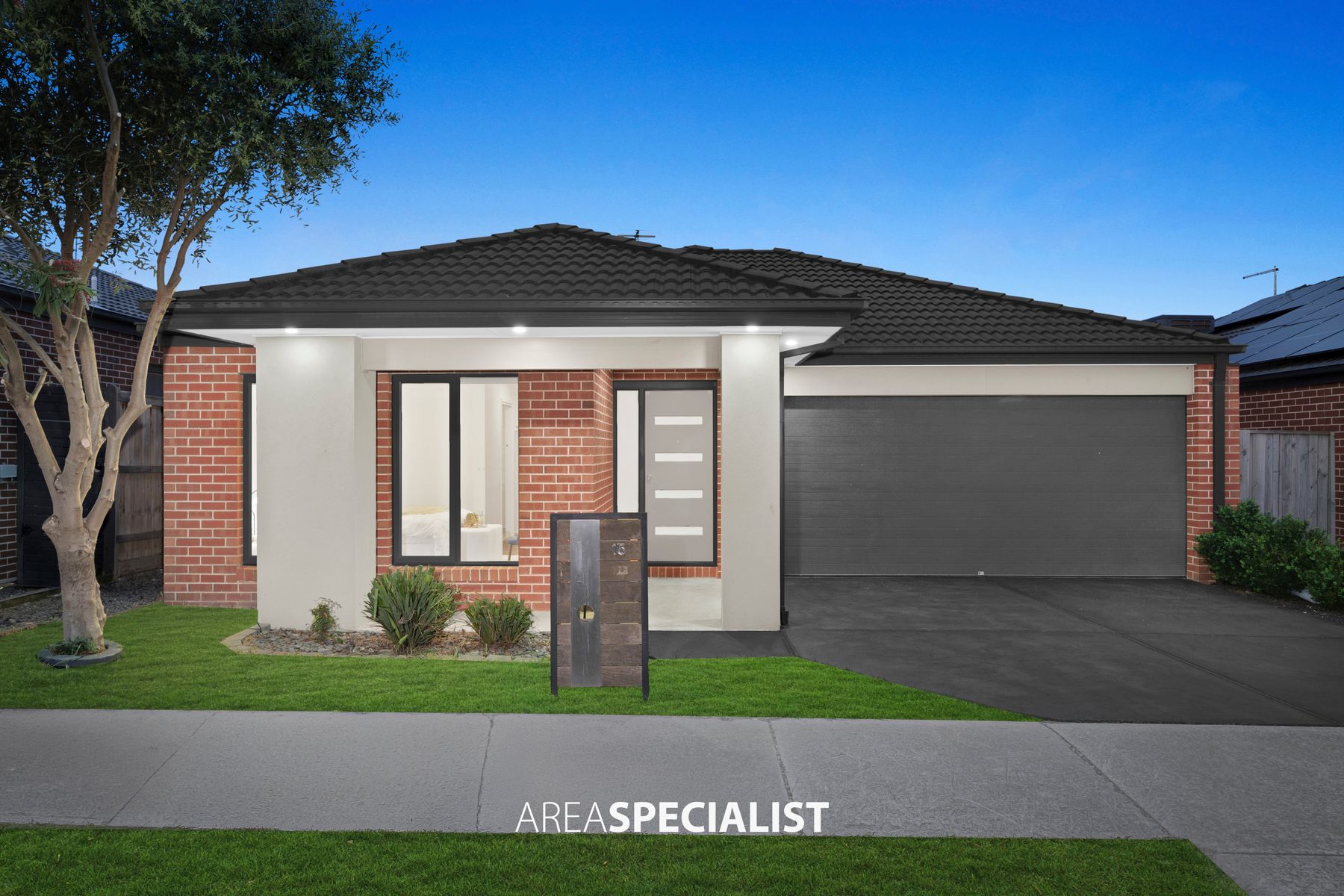 15 Roskopp Avenue, Clyde North, Clyde North - Image 1