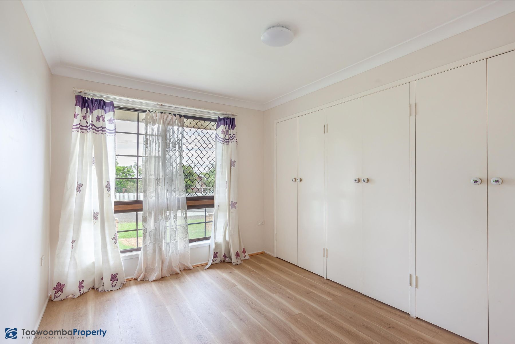 2 Jillian Street, Darling Heights QLD 4350, Darling Heights - Thumbnail 4