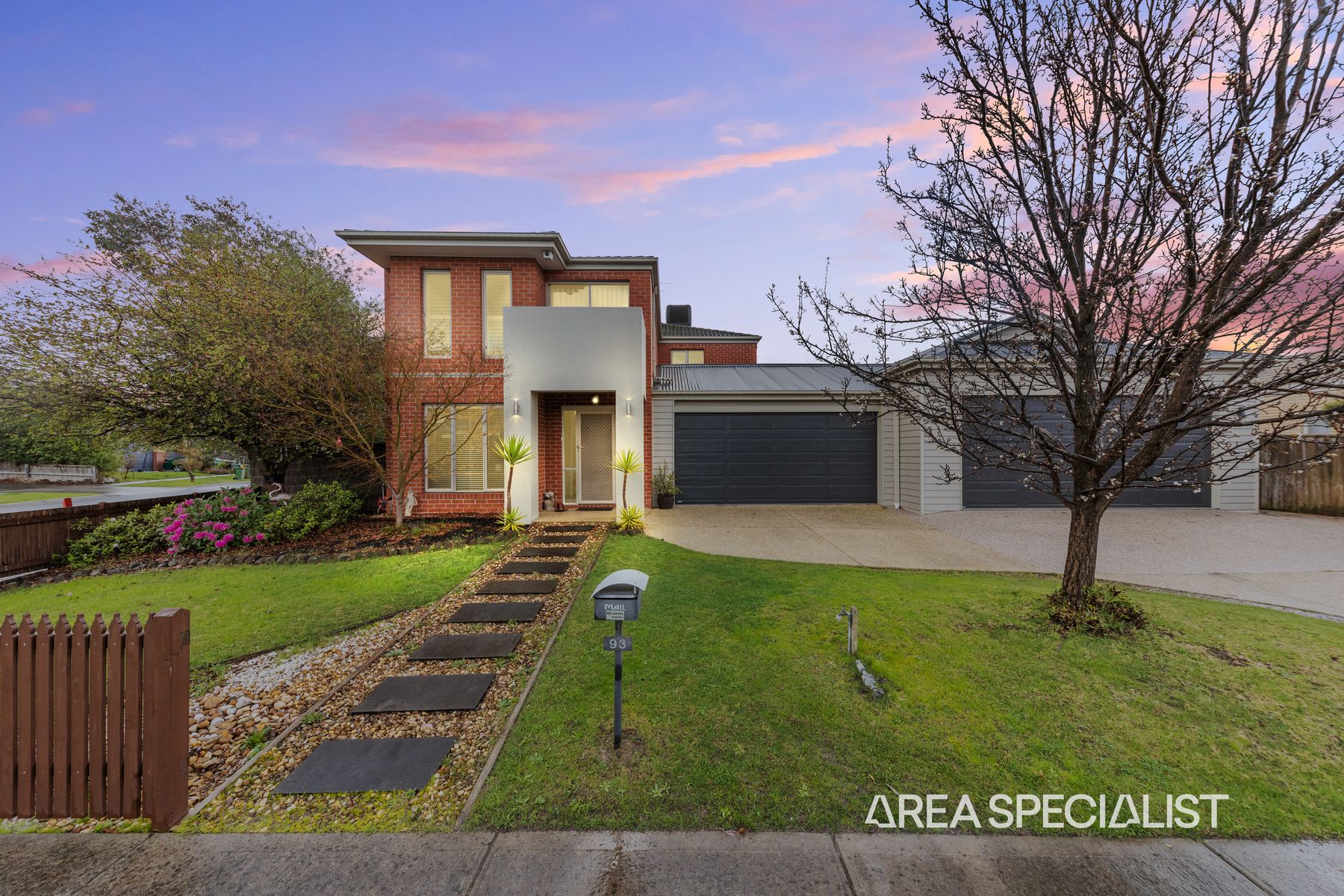 93 Livingstone Boulevard, Pakenham, VIC 3810, Pakenham - Thumbnail 2