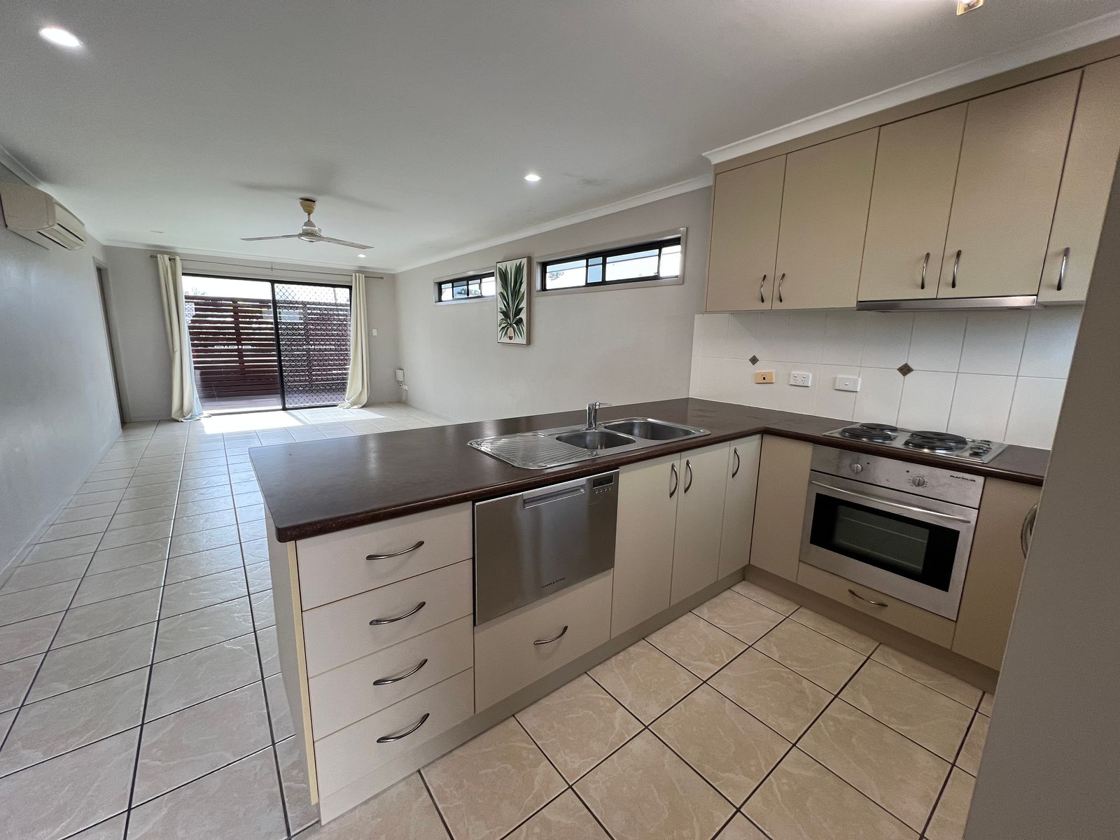 4/12 Kennedy Street, South Mackay QLD 4740, South Mackay - Thumbnail 2