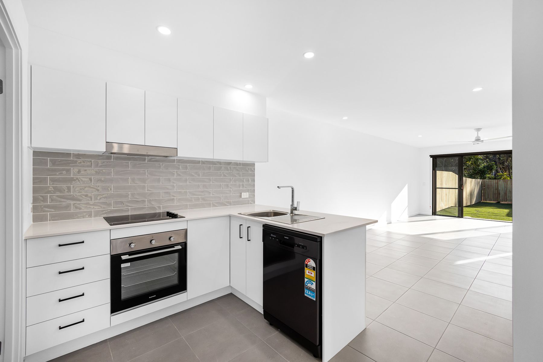 2/13 Court Road, Nambour QLD 4560