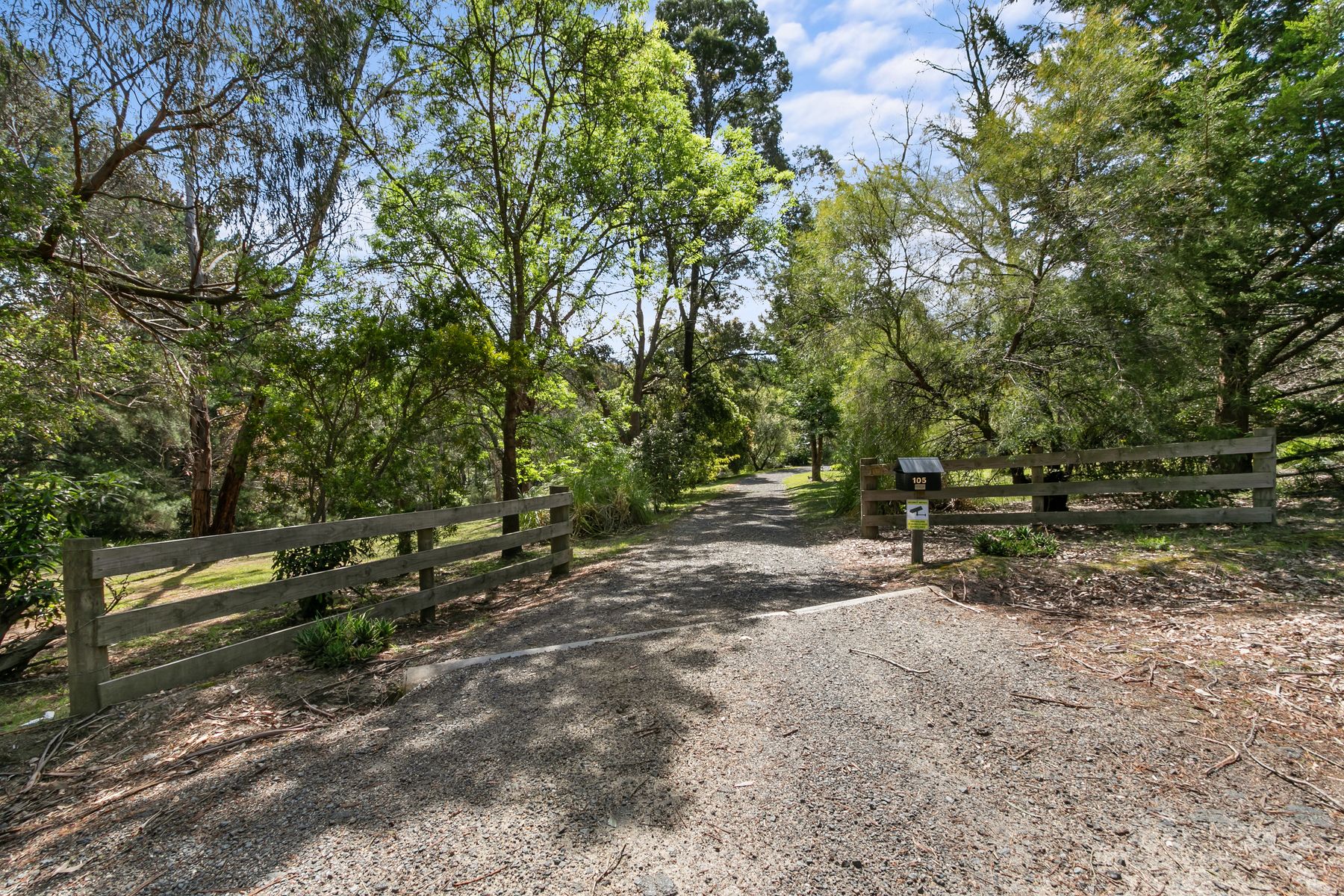 105 Glanville Crescent, Hazelwood North, Hazelwood North - Thumbnail 2