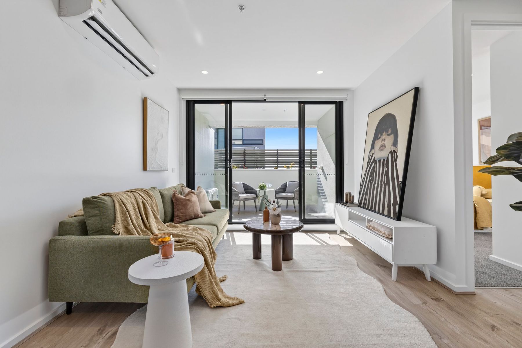 205/93 Warrigal Road, Hughesdale, VIC 3166, Hughesdale - Thumbnail 4