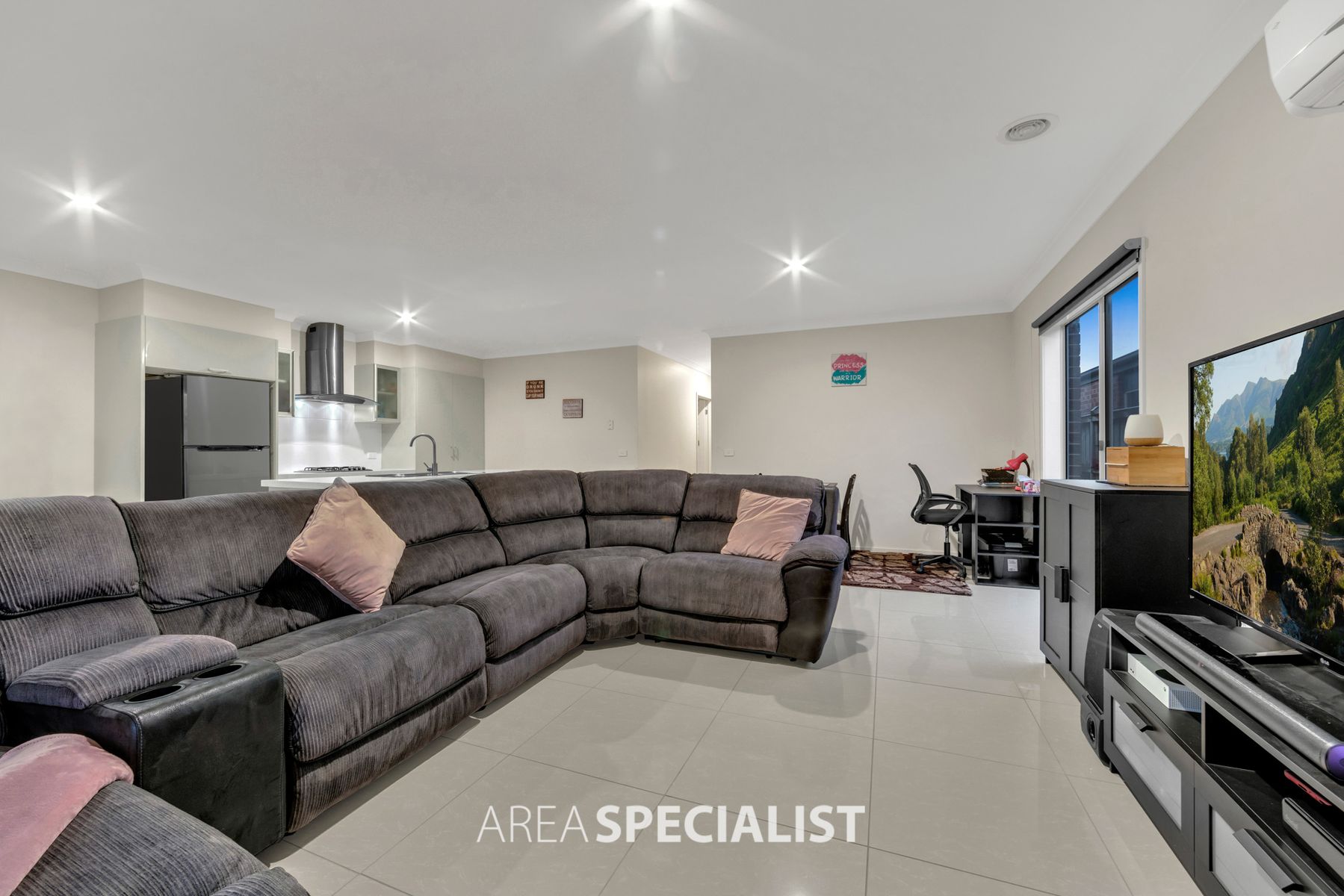 7 Paxford Drive, Cranbourne North, VIC 3977, Cranbourne North - Thumbnail 2