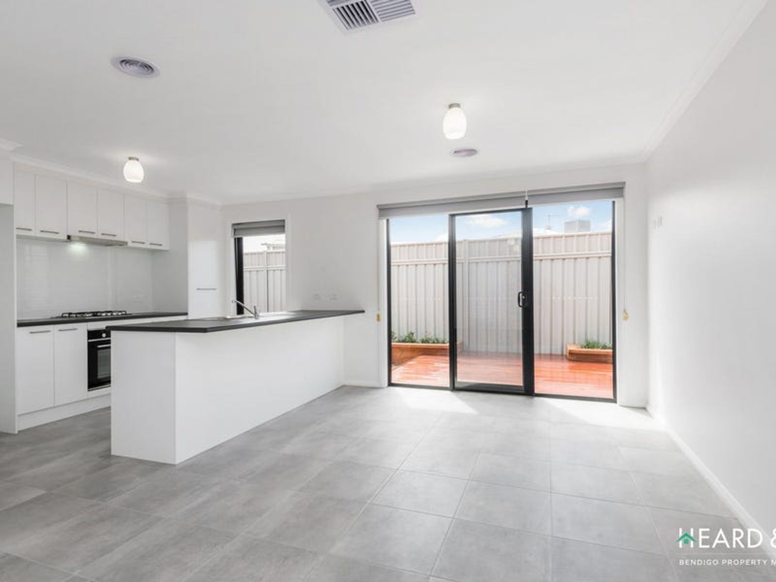 3/7 Julian Court, Epsom VIC 3551, Epsom - Thumbnail 3