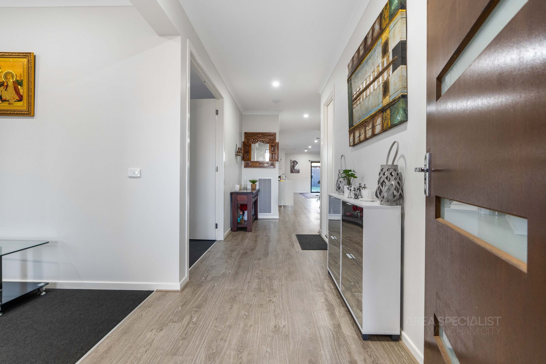 8 Atherton Way, Werribee, VIC 3030, Werribee - Thumbnail 4