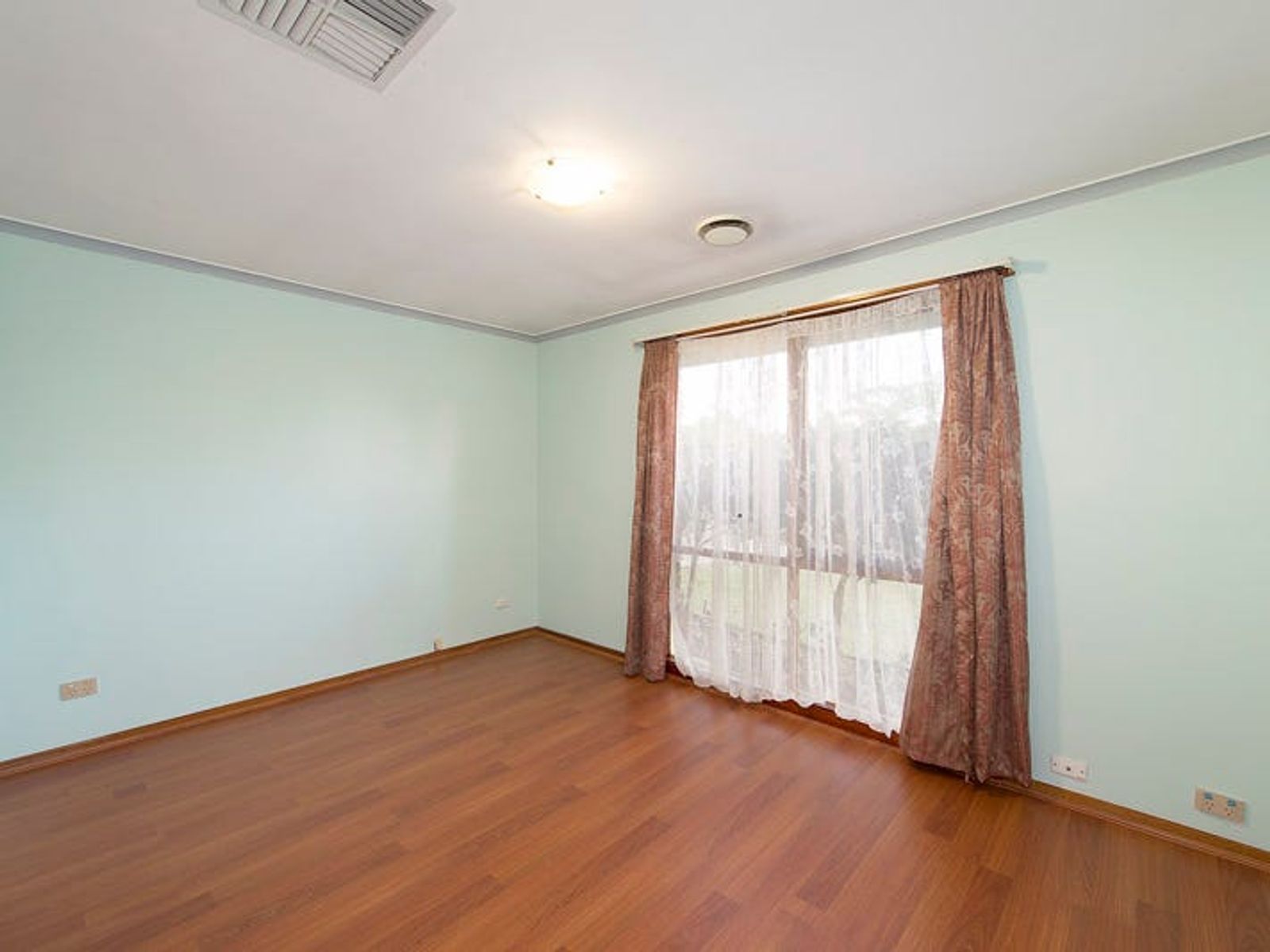 24 Eildon Road, Endeavour Hills, VIC 3802, Endeavour Hills - Thumbnail 4