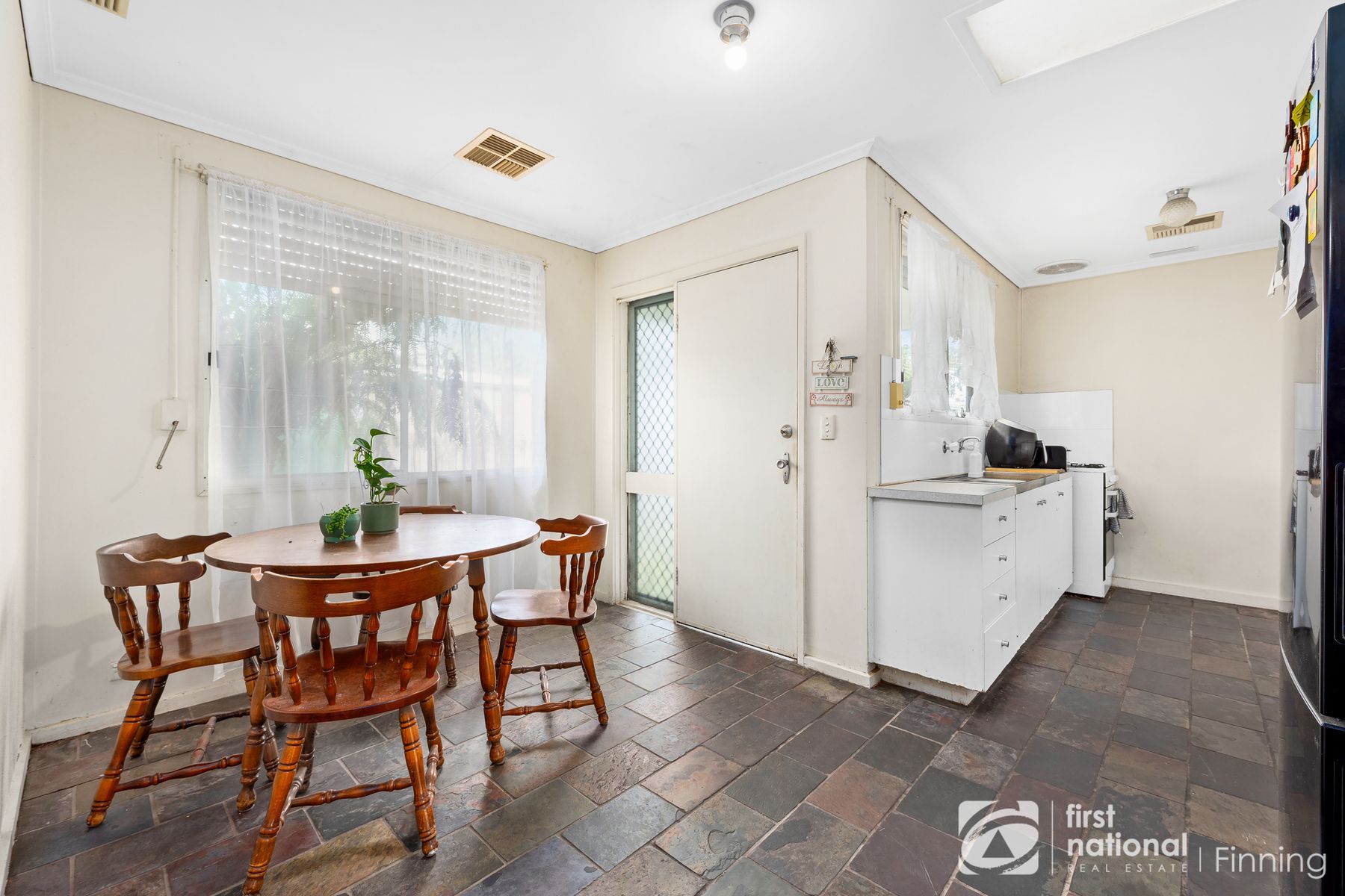 19 Fairbairn Road, Cranbourne VIC 3977, Cranbourne - Thumbnail 5