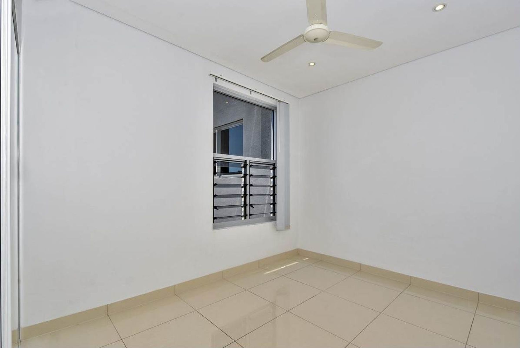 54/39 Cavenagh Street, Darwin City NT 0800, Darwin City - Thumbnail 4