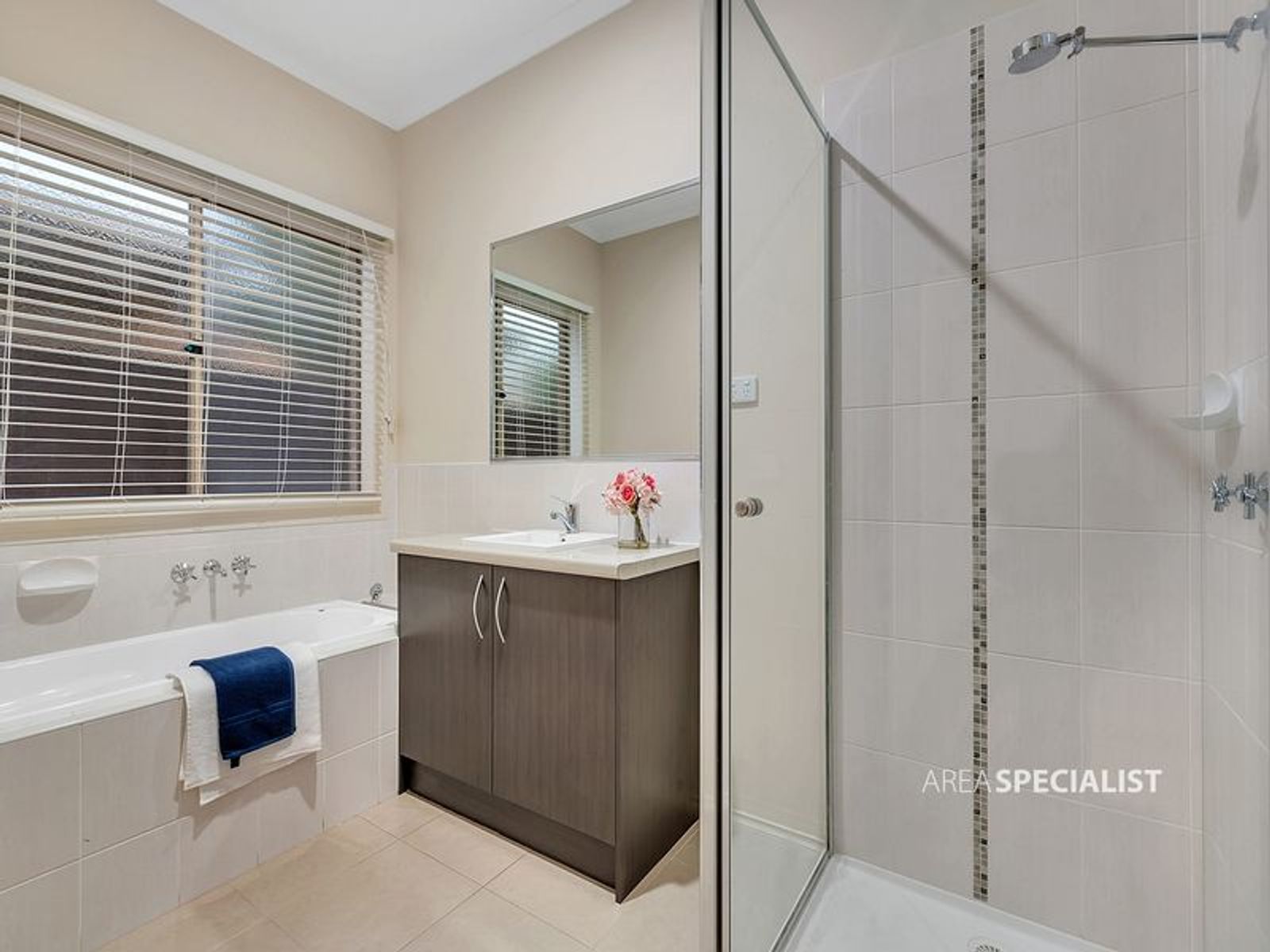 52 Valencia Cct, Cranbourne, VIC 3977, Cranbourne - Thumbnail 5