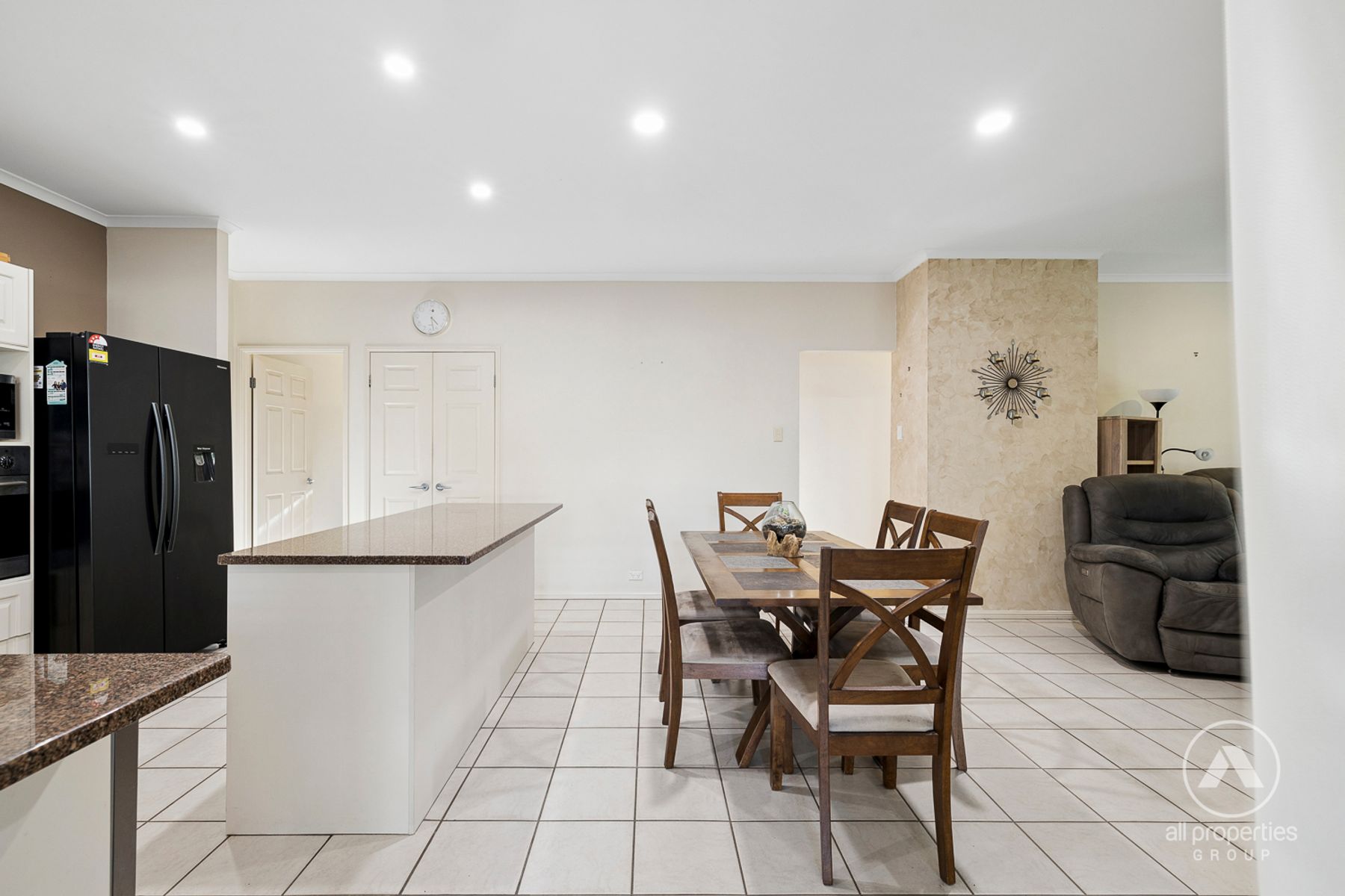 3 Standford Place, Regents Park QLD 4118, Regents Park - Thumbnail 2