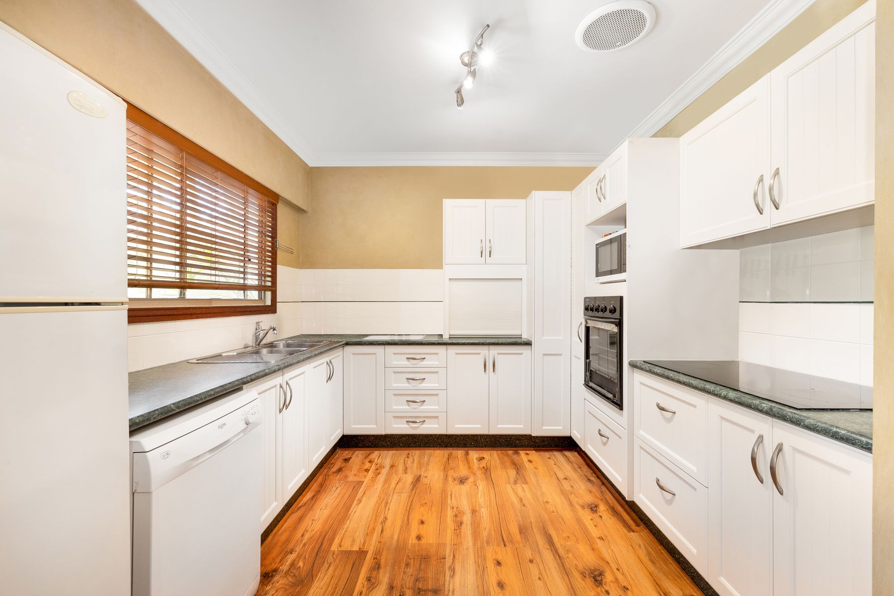 389-393 Bushman Drive, Flagstone QLD 4280, Flagstone - Thumbnail 2