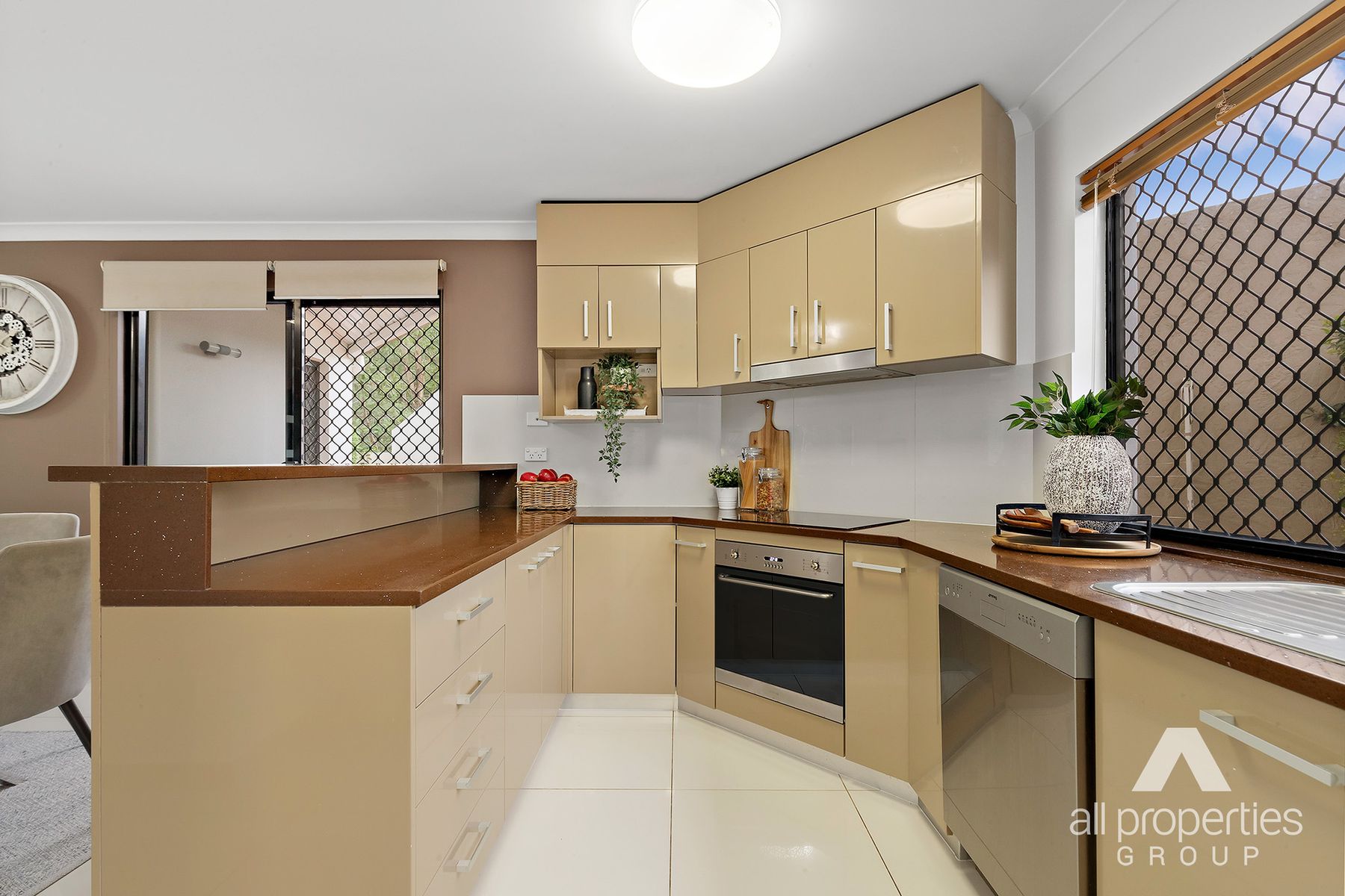 33 Doulton Street, Calamvale QLD 4116, Calamvale - Thumbnail 2