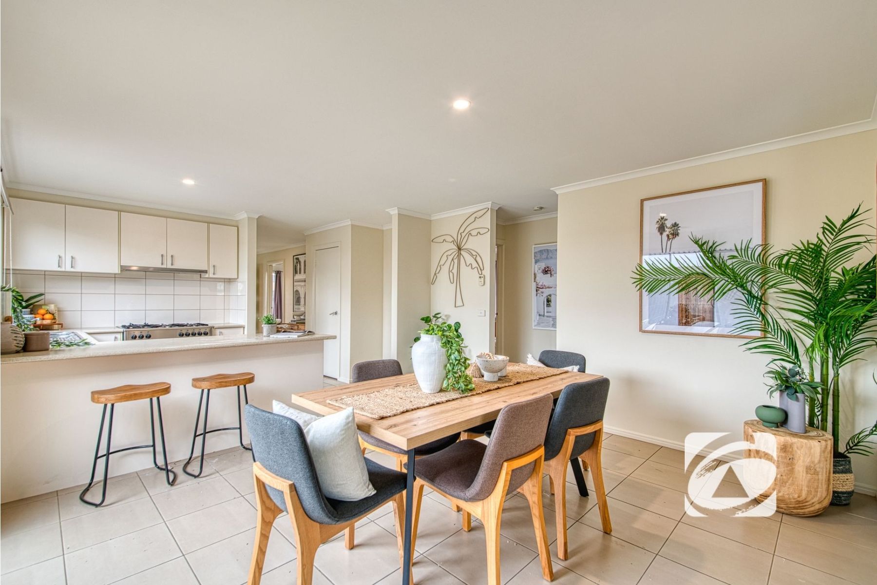 7 Doonie Way, Pakenham VIC 3810, Pakenham - Thumbnail 3