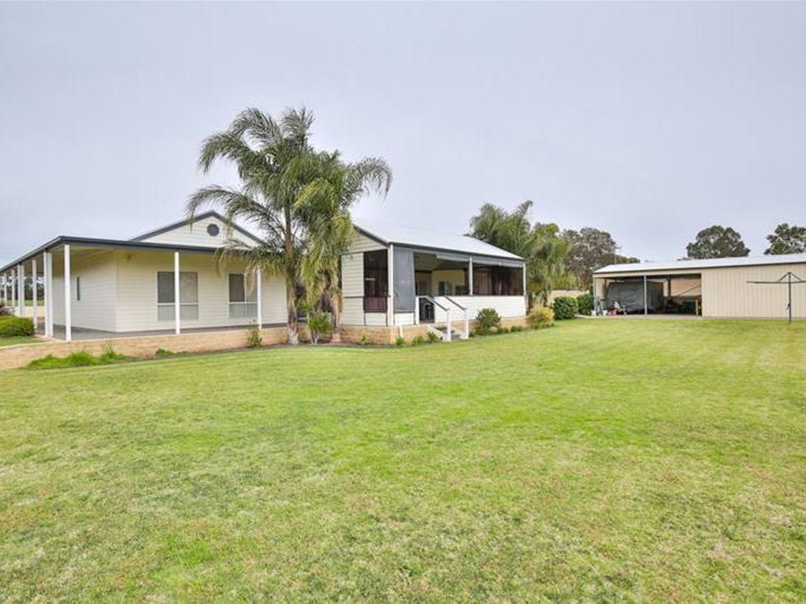 2988 Eleventh Street, Nichols Point - Thumbnail 4