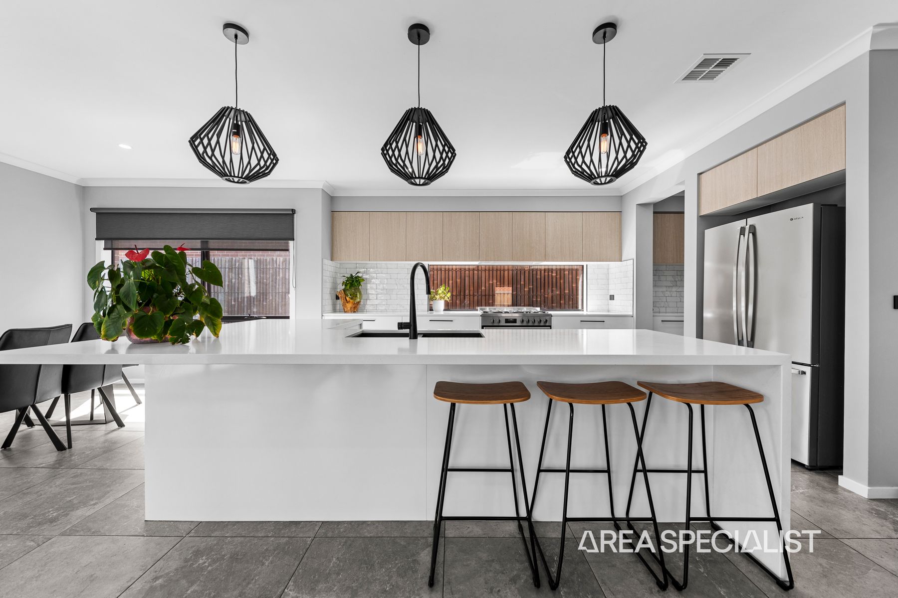 59 Shelton Park Drive, Koo Wee Rup, Koo Wee Rup - Thumbnail 2