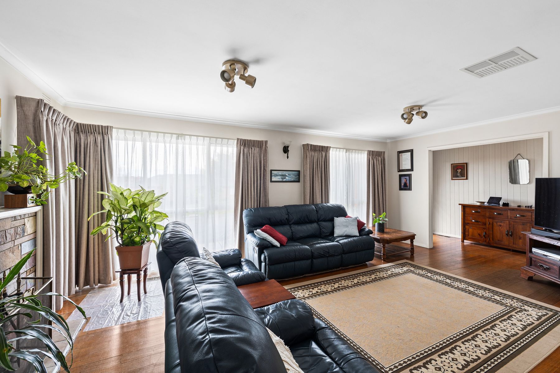28 Verene Avenue, Templestowe Lower VIC 3107, Templestowe Lower - Thumbnail 2