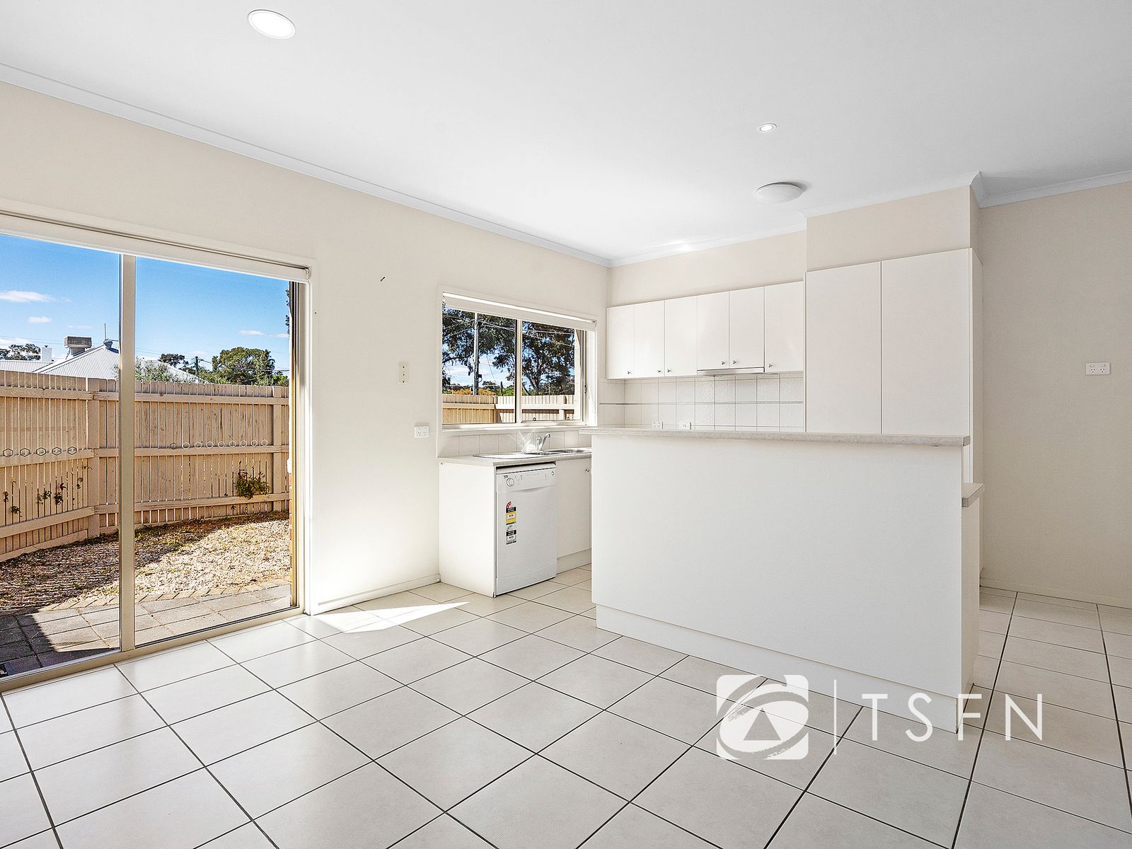 1/49 Casey St, East Bendigo VIC 3550, East Bendigo - Thumbnail 2