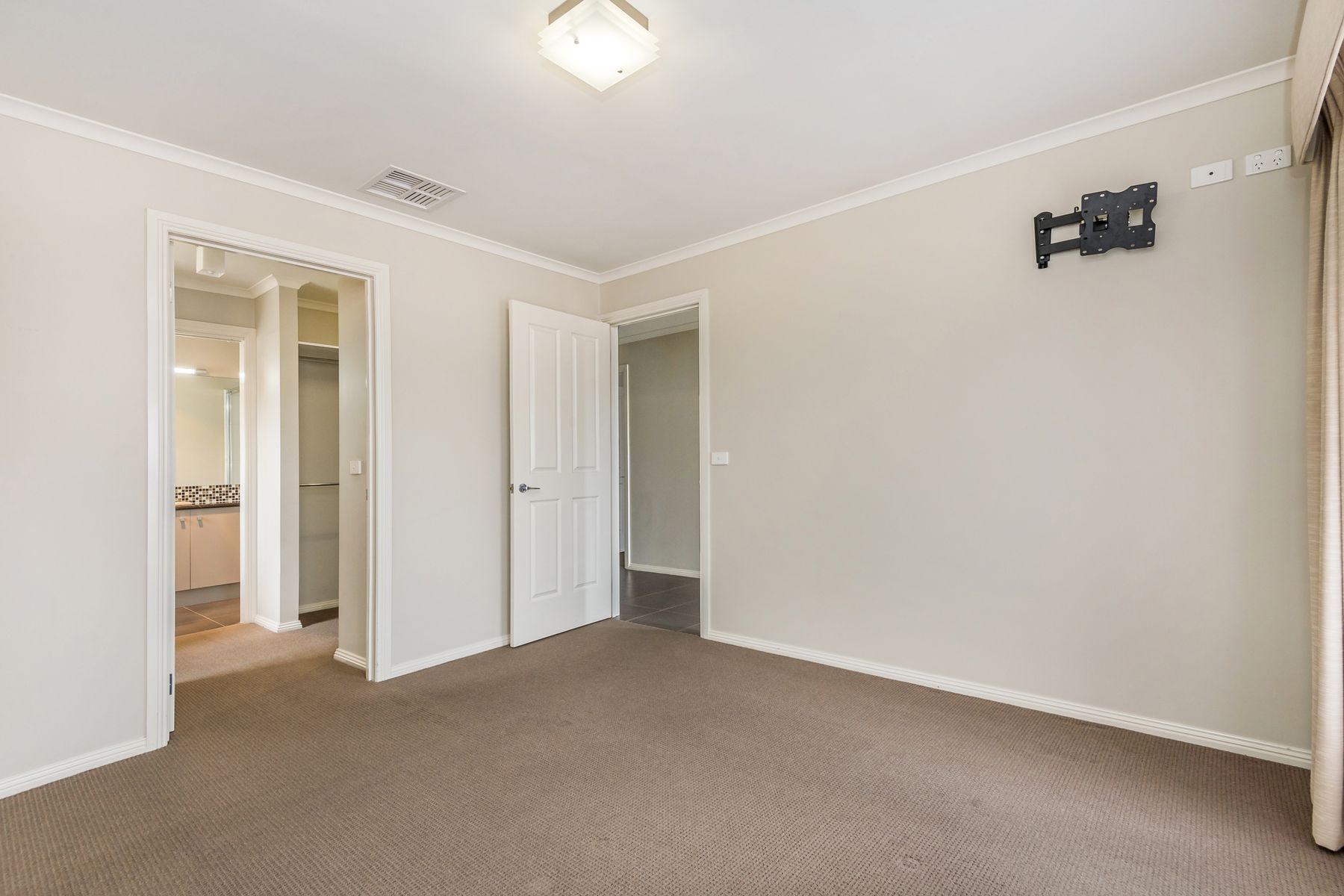 39 Arthurs Crescent, Strathfieldsaye, VIC 3551, Strathfieldsaye - Thumbnail 4