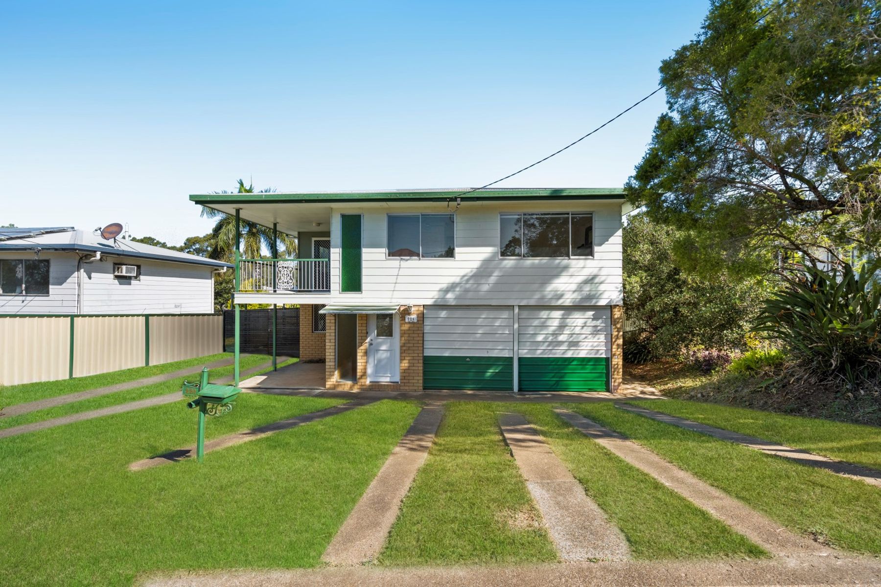 221 Blackstone Road, Silkstone QLD 4304, Silkstone - Thumbnail 4