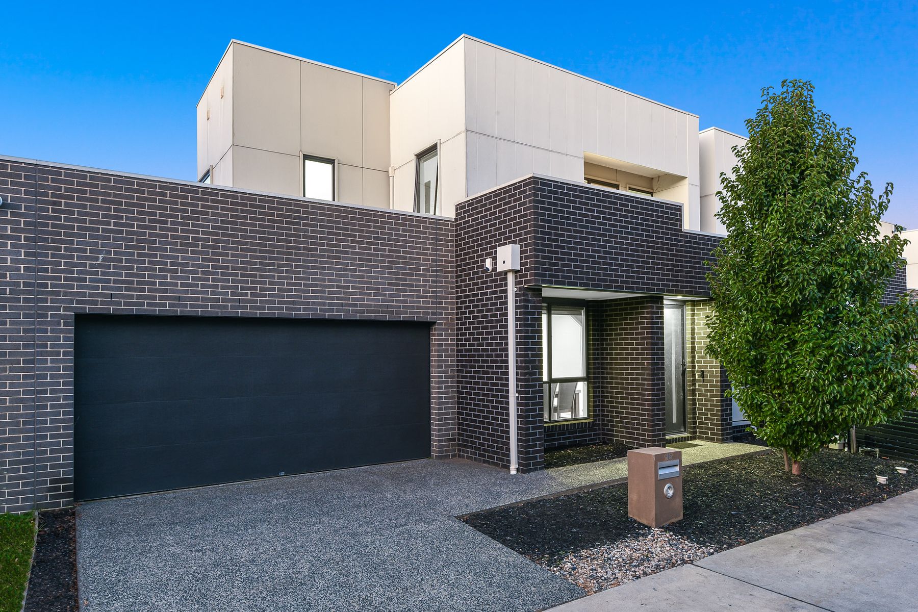 16 Quarter Circuit, Springvale