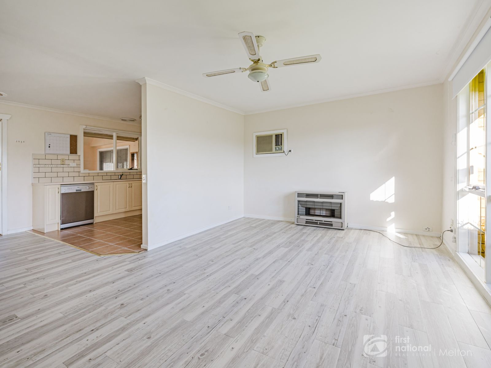 15 Dunvegan Drive, Kurunjang VIC 3337, Kurunjang - Thumbnail 2