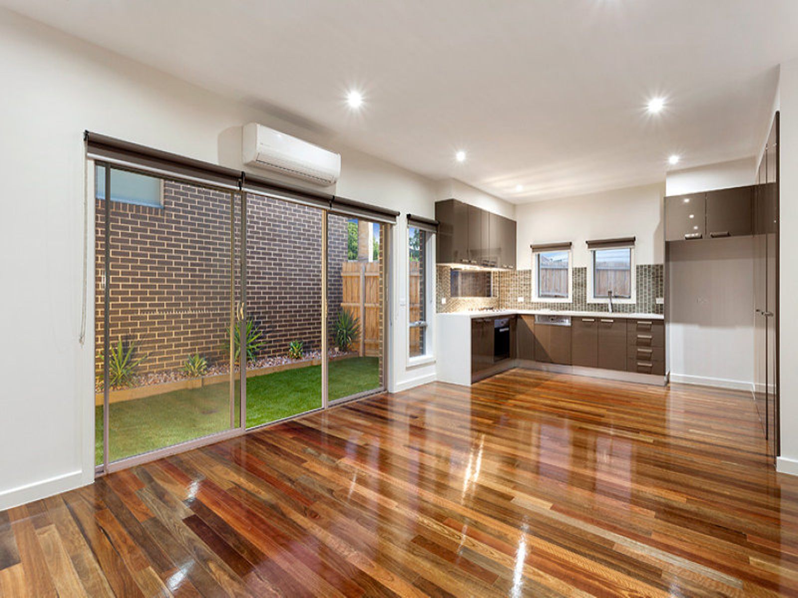 2/50 Bradshaw Street, Essendon - Thumbnail 3