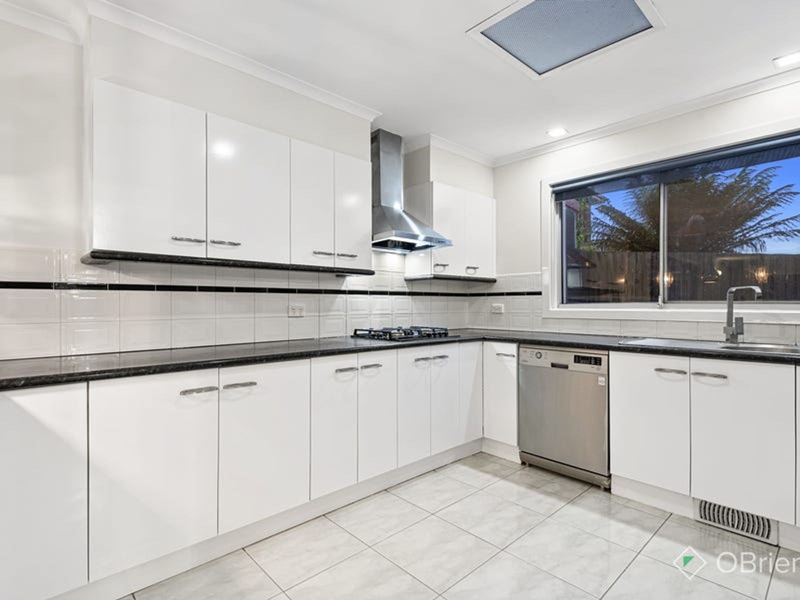 95 Matthew Flinders Avenue, Endeavour Hills, VIC 3802, Endeavour Hills - Thumbnail 3