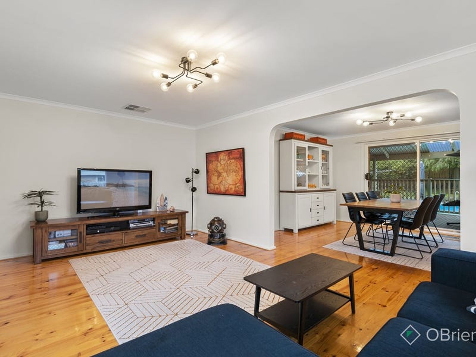 35 Charles Green Avenue, Endeavour Hills, VIC 3802, Endeavour Hills - Thumbnail 2