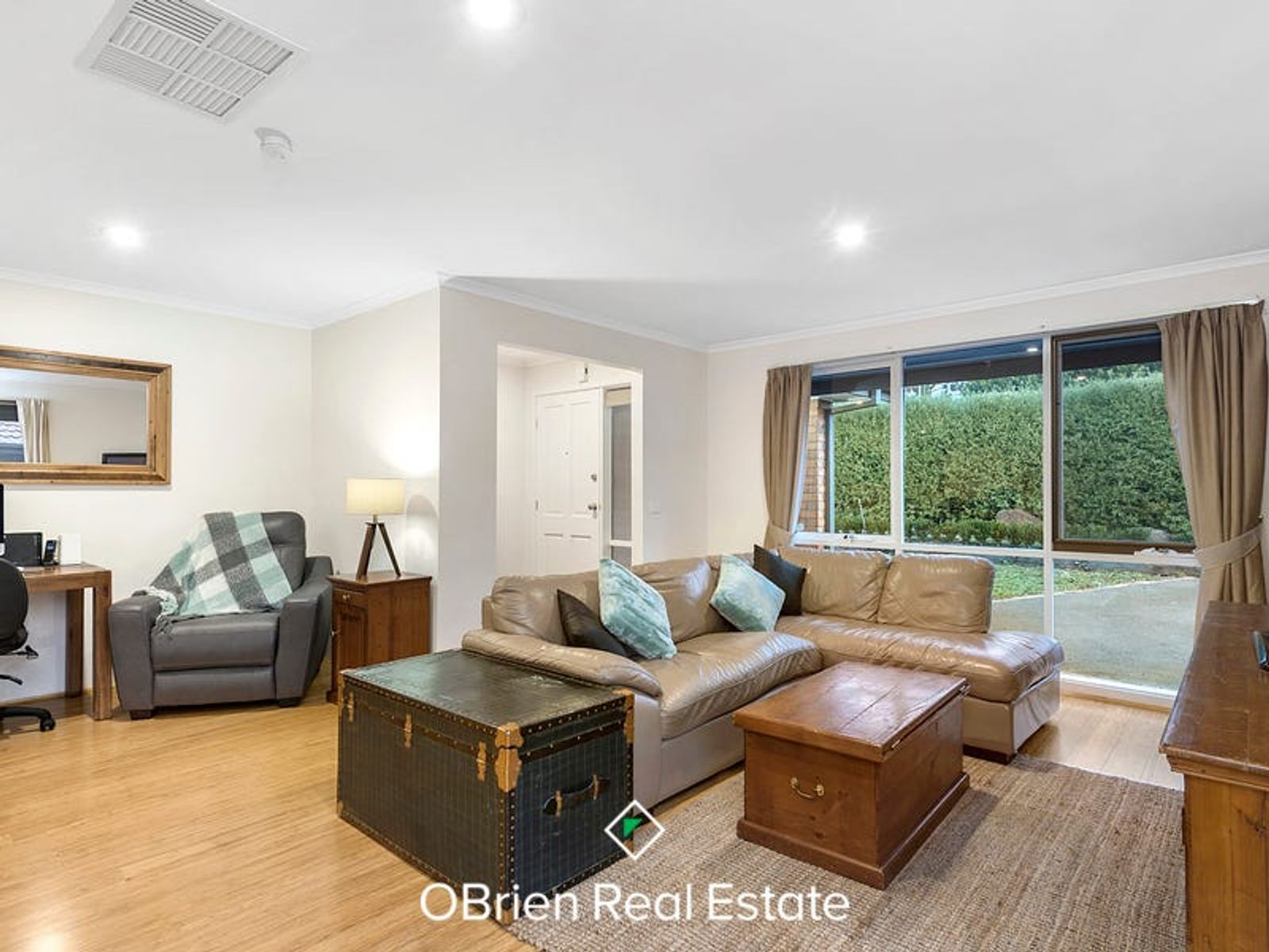 18 Struan Avenue, Endeavour Hills, VIC 3802, Endeavour Hills - Thumbnail 2