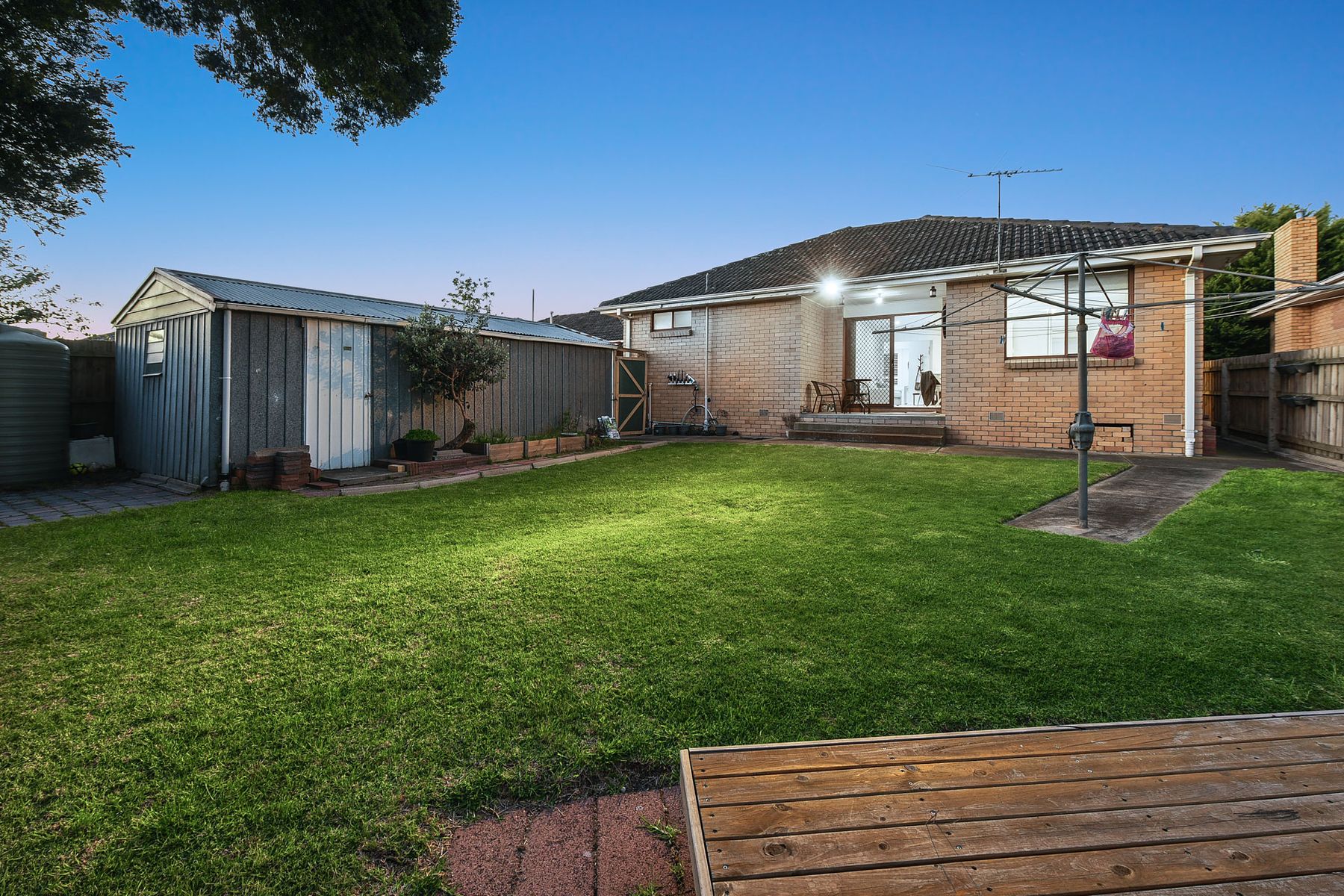 24 Brentwood Close, Clayton South Web 18