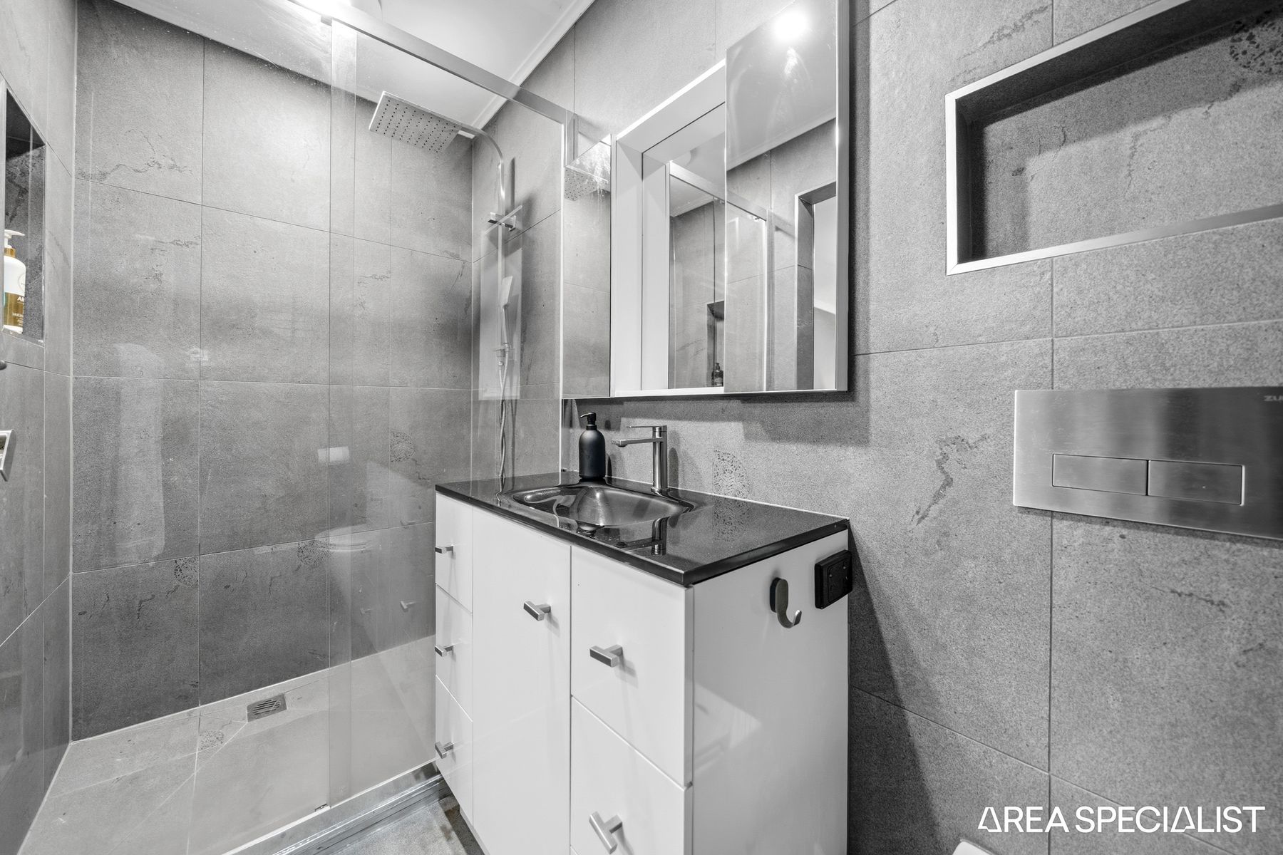 12 Essex Court, Cranbourne East, Cranbourne East - Thumbnail 6