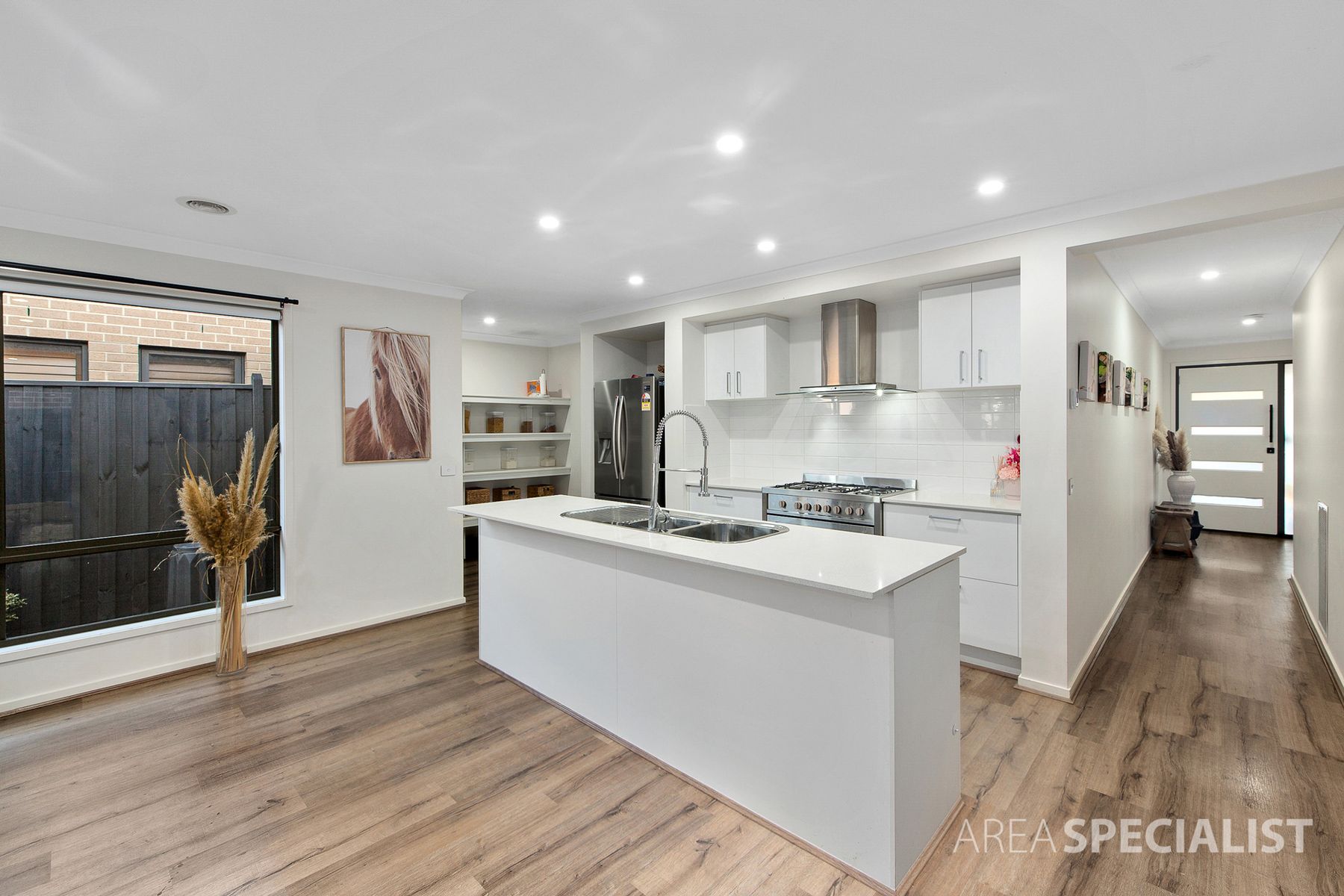 87 Castillo Avenue, Clyde North, VIC 3978, Clyde North - Thumbnail 5
