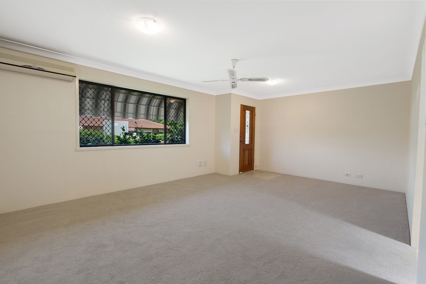 1/3 Eurimbula Court, Paradise Point, QLD 4216, Paradise Point - Thumbnail 4