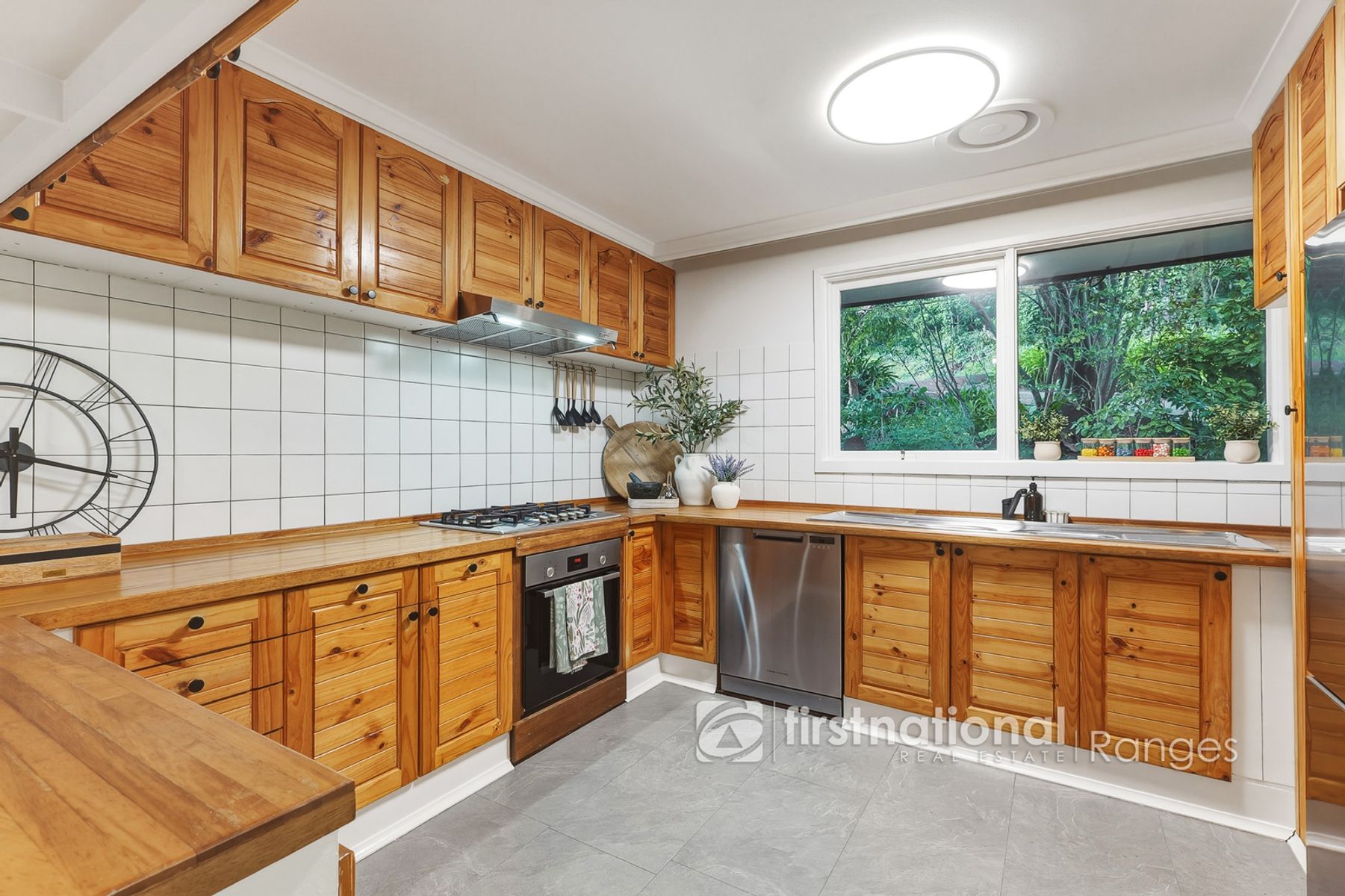 18 Royal Street, Upper Ferntree Gully VIC 3156, Upper Ferntree Gully - Thumbnail 3