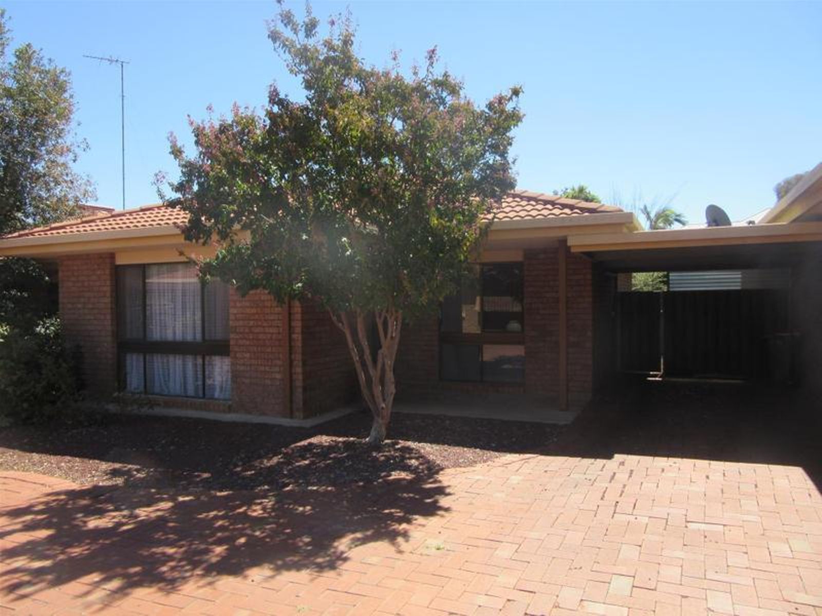 2/305 Tenth Street, Mildura - Thumbnail 2