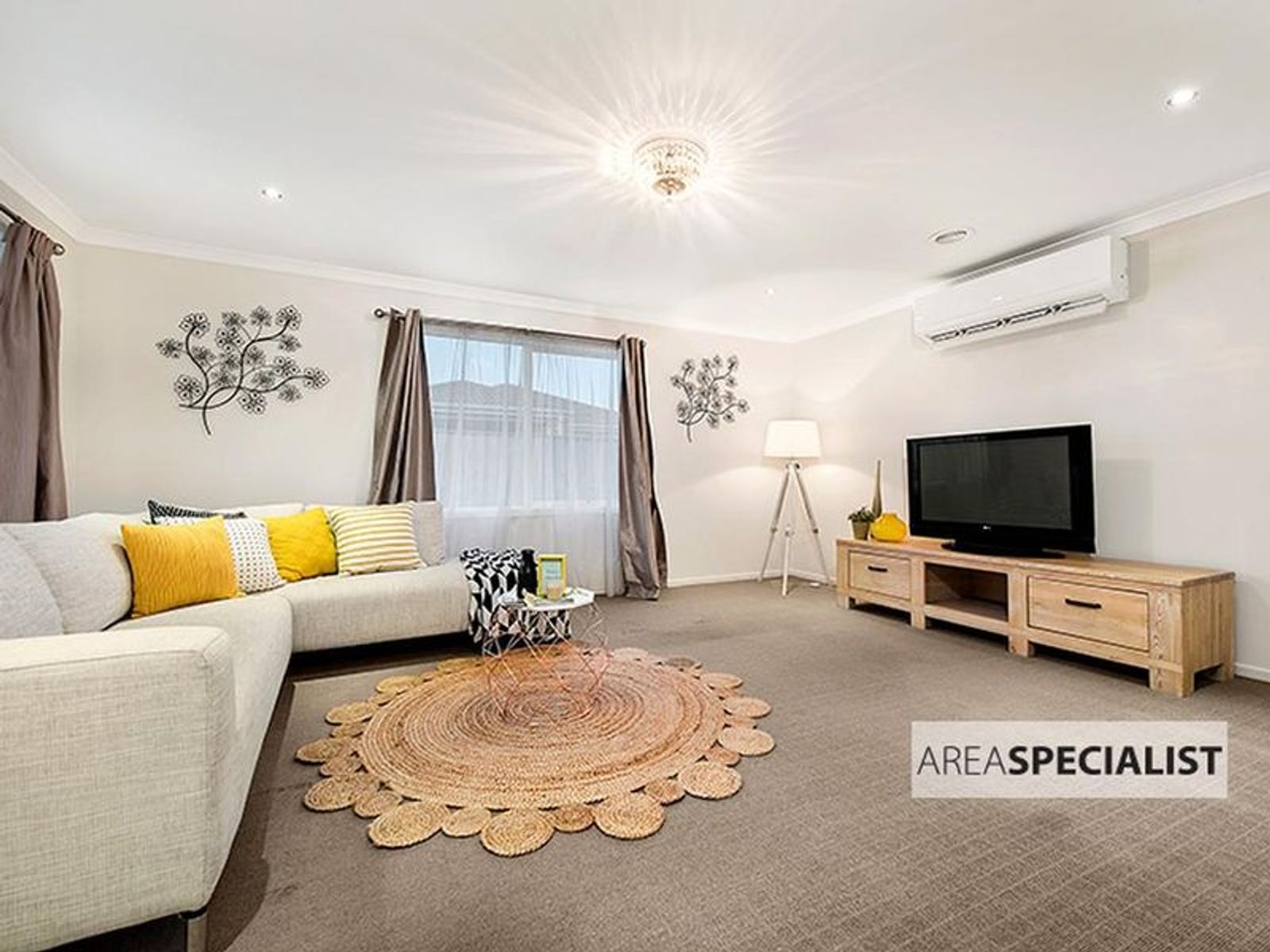 17 Elwood Avenue, Pakenham, VIC 3810, Pakenham - Thumbnail 3