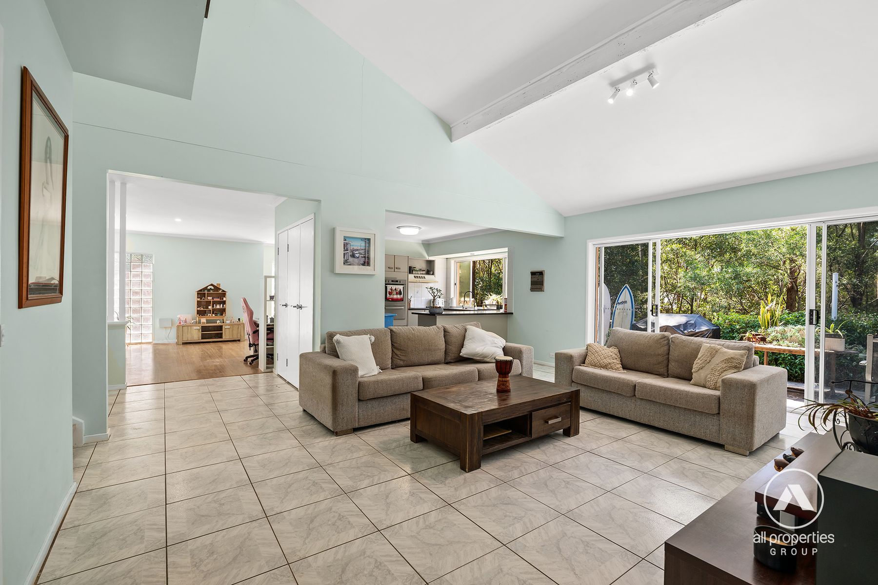 10 Yatama Place, Currumbin Waters QLD 4223, Currumbin Waters - Thumbnail 5