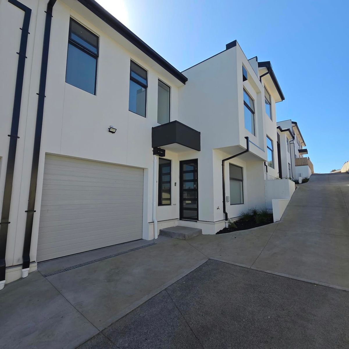 7/35 Bicentennial Crescent, Meadow Heights - Image 1