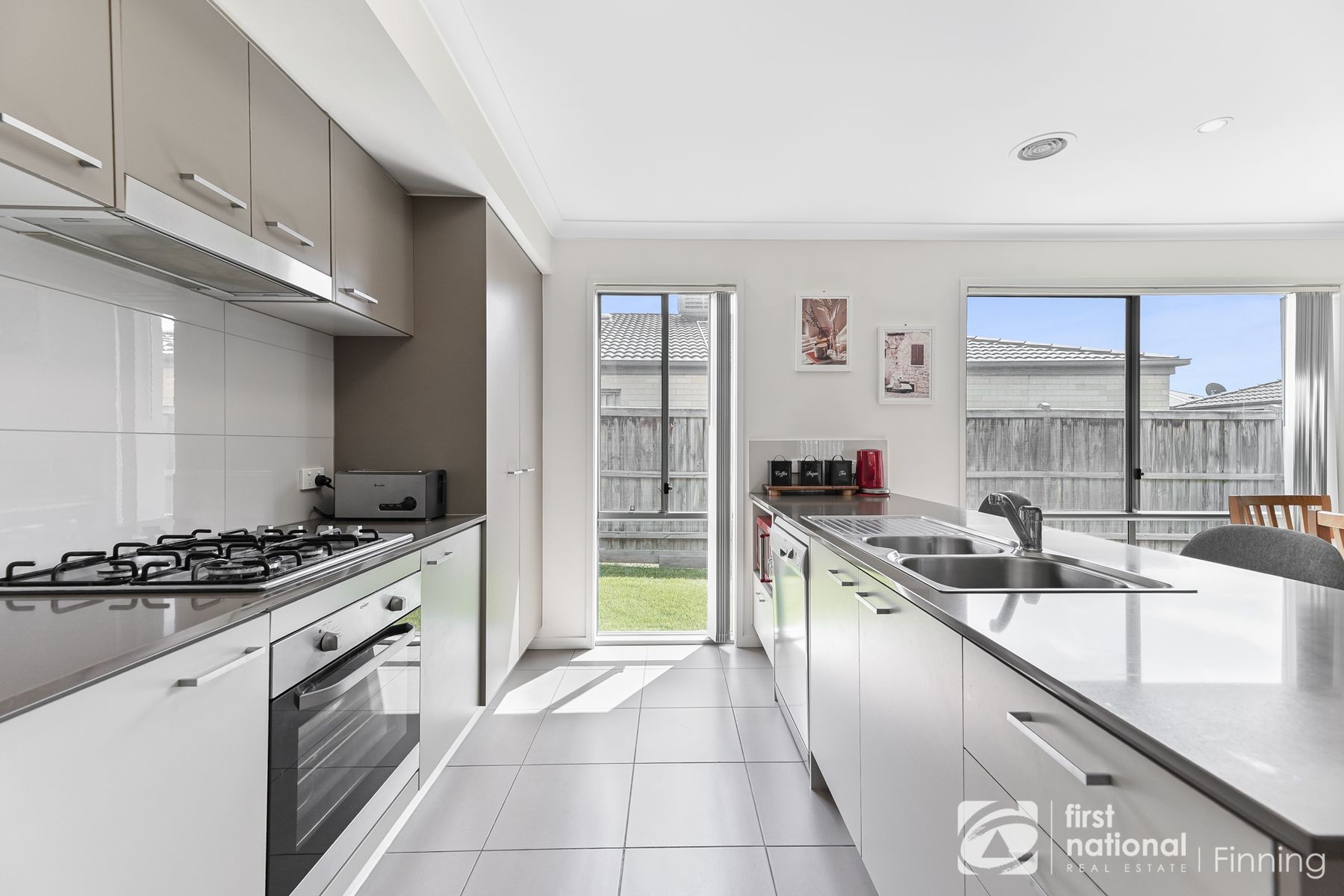 35 Campaspe Street, Clyde North VIC 3978, Clyde North - Thumbnail 2