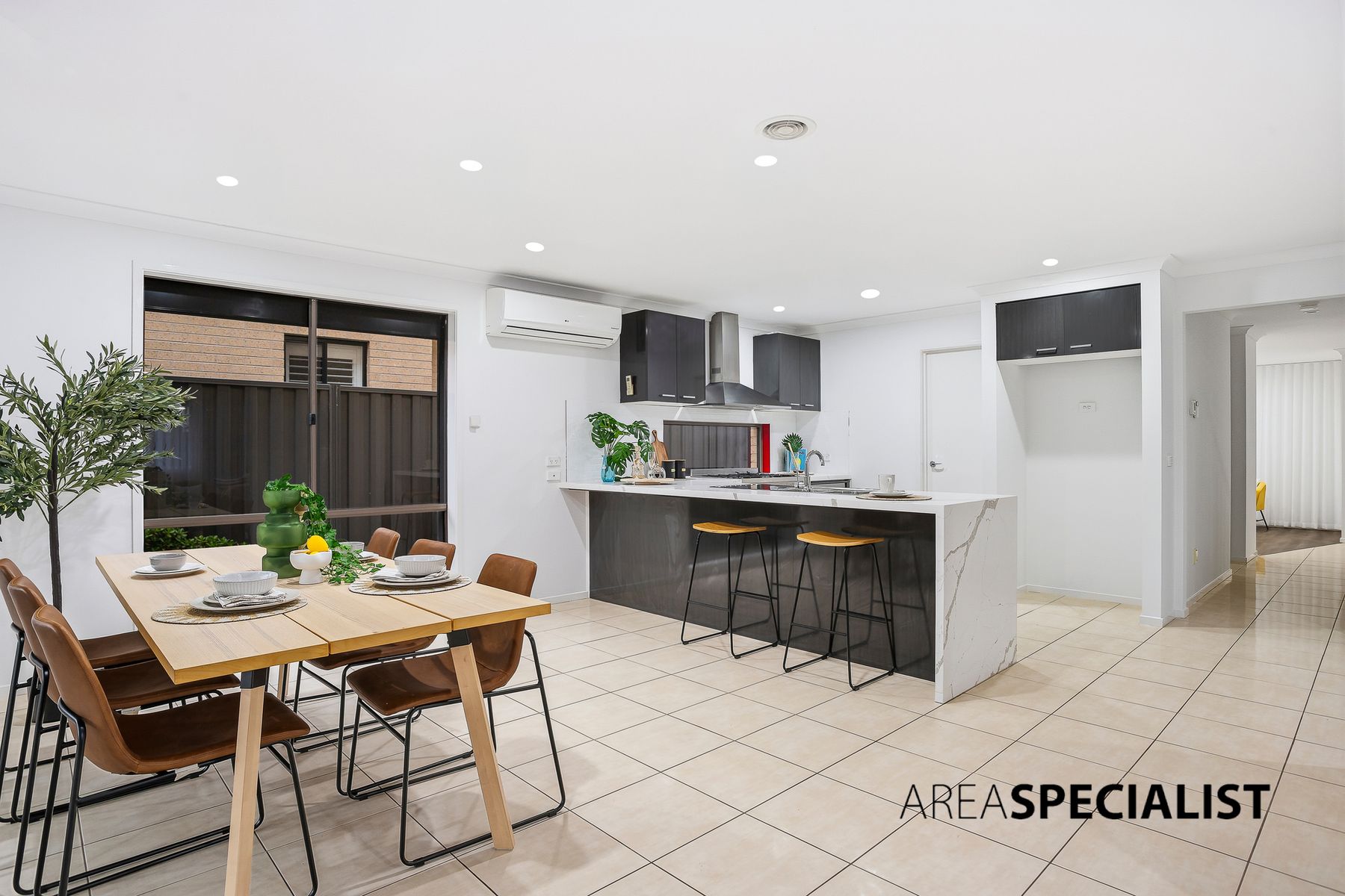 22 Waltzing Drive, Lynbrook, Lynbrook - Thumbnail 8