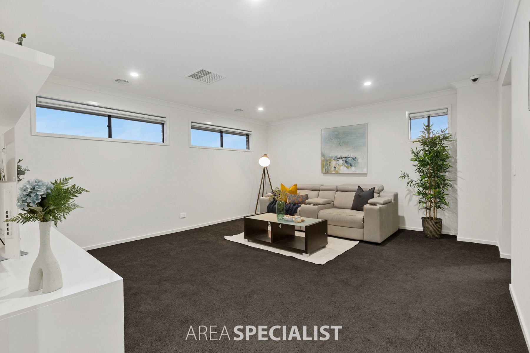 13 Rosanove Street, Clyde North, VIC 3978, Clyde North - Thumbnail 7