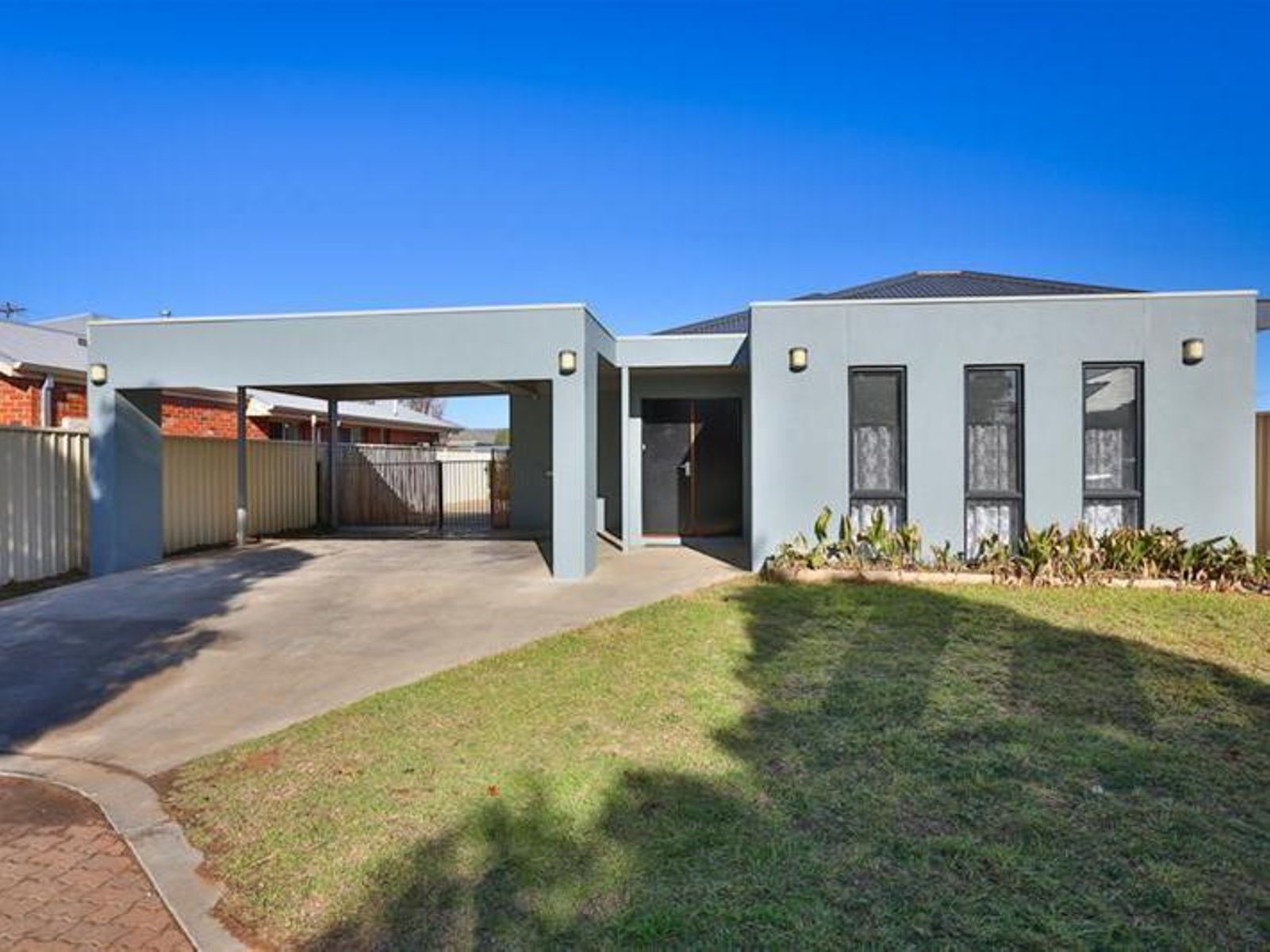 2/22 Phillippa Crescent, Mildura - Image 1
