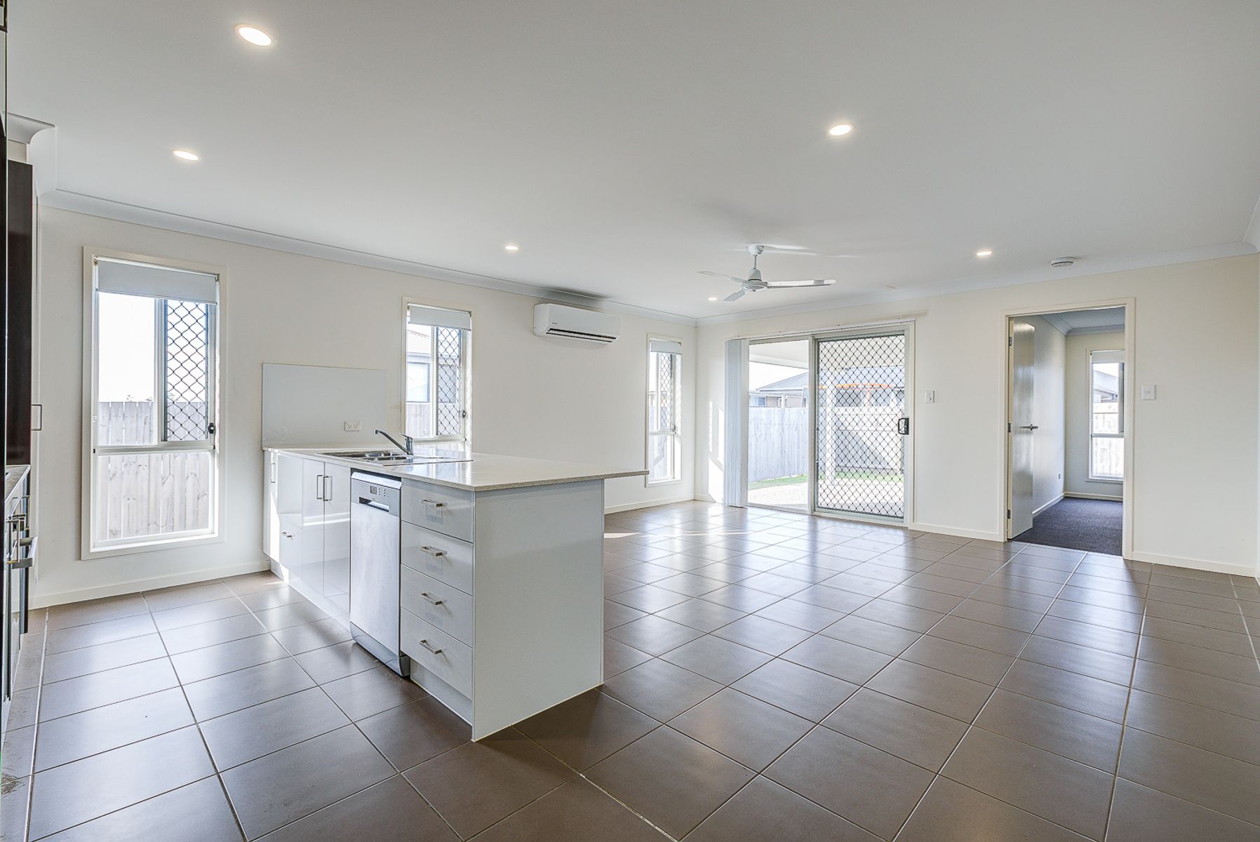 2 Hasham Court, Pimpama, QLD 4209, Pimpama - Thumbnail 3