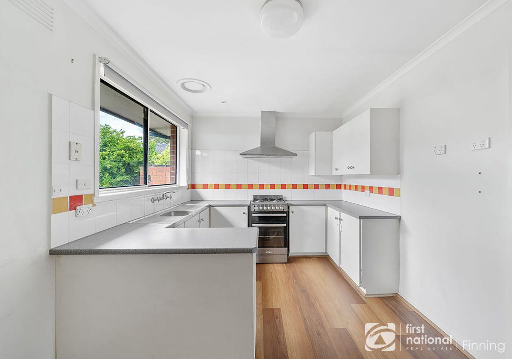 2/28 Latrobe Street, Cranbourne VIC 3977, Cranbourne - Thumbnail 4