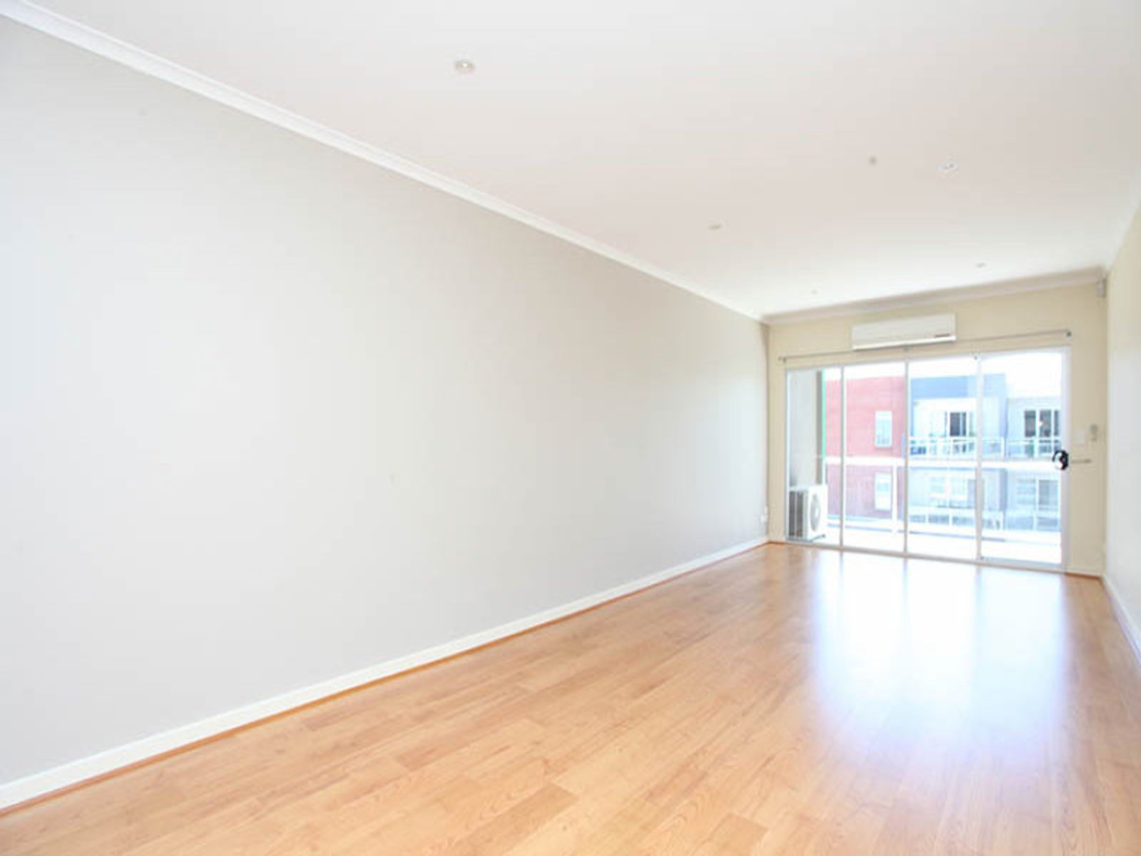 15/21, Mawson Lakes - Thumbnail 4