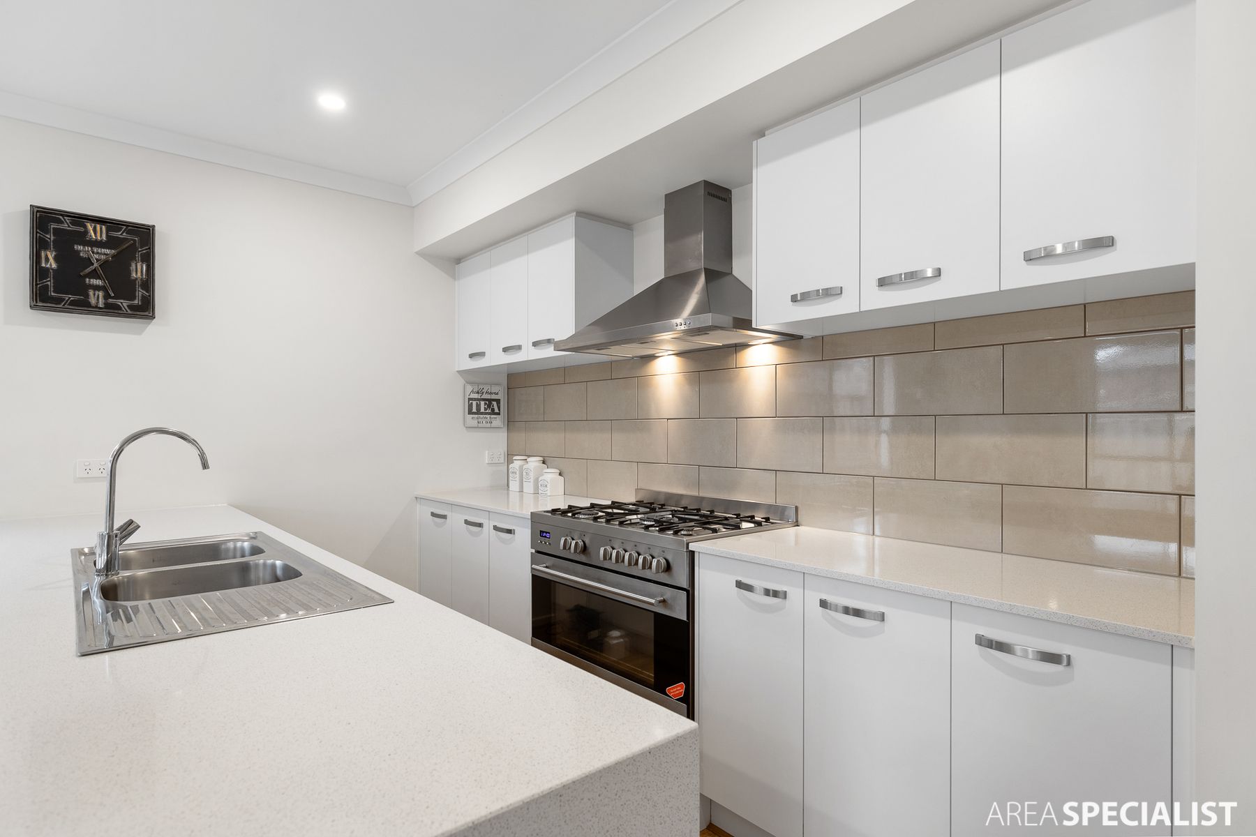 18 Perry Road, Werribee, VIC 3030, Werribee - Thumbnail 6