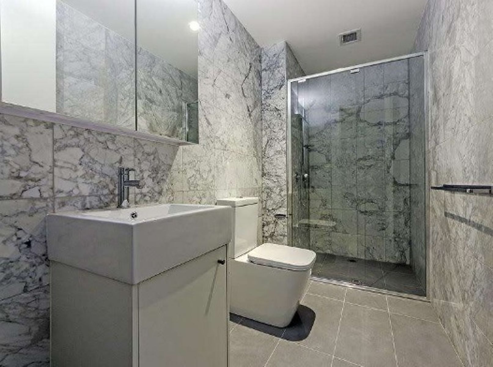 G05/660 Blackburn Road, Notting Hill - Thumbnail 4