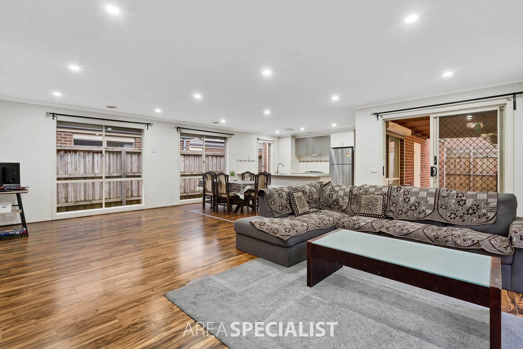 4 Maybush Lane, Cranbourne, VIC 3977, Cranbourne - Thumbnail 2