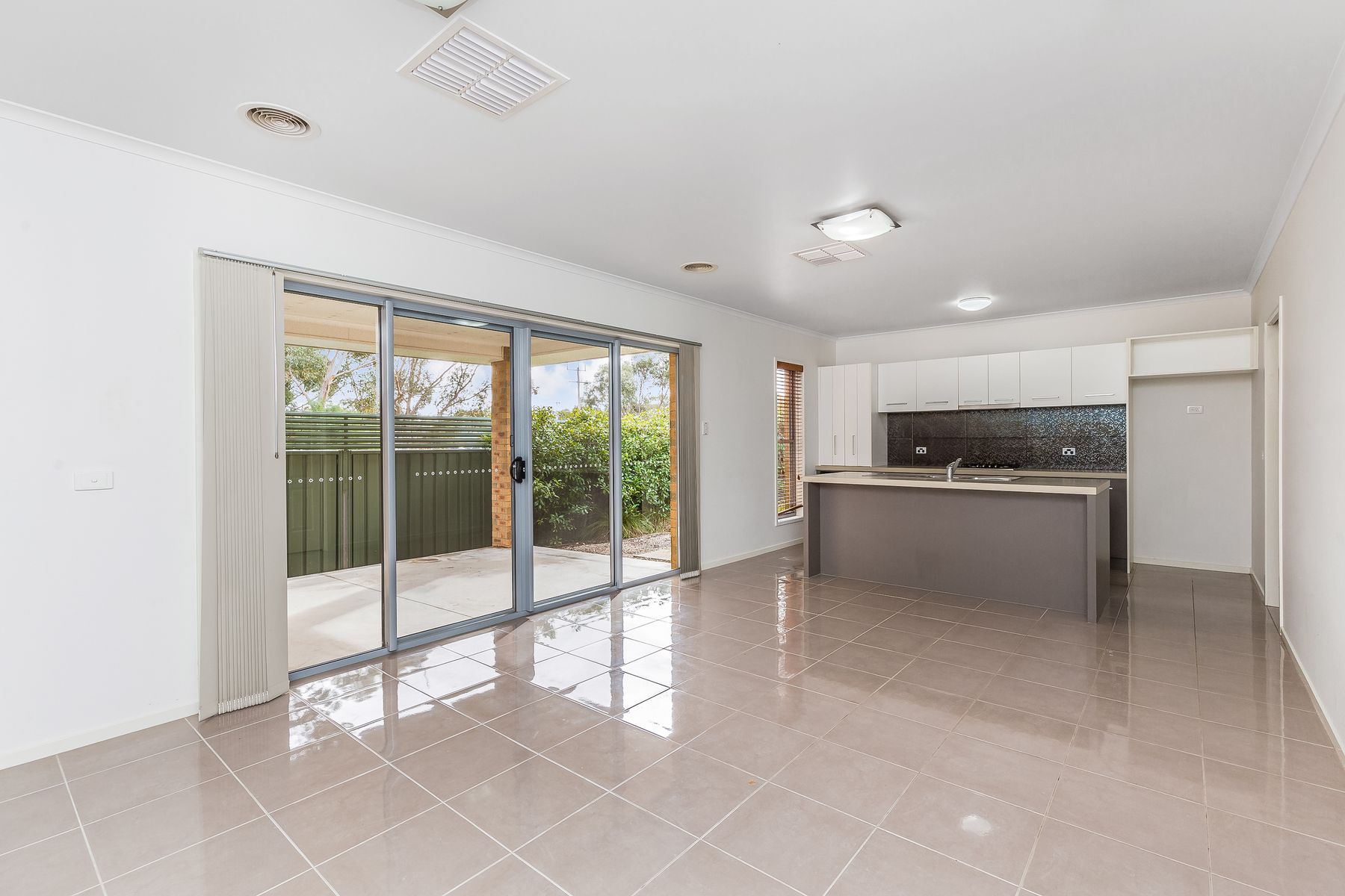 38 St James Wood Drive, North Bendigo VIC 3550, North Bendigo - Thumbnail 2